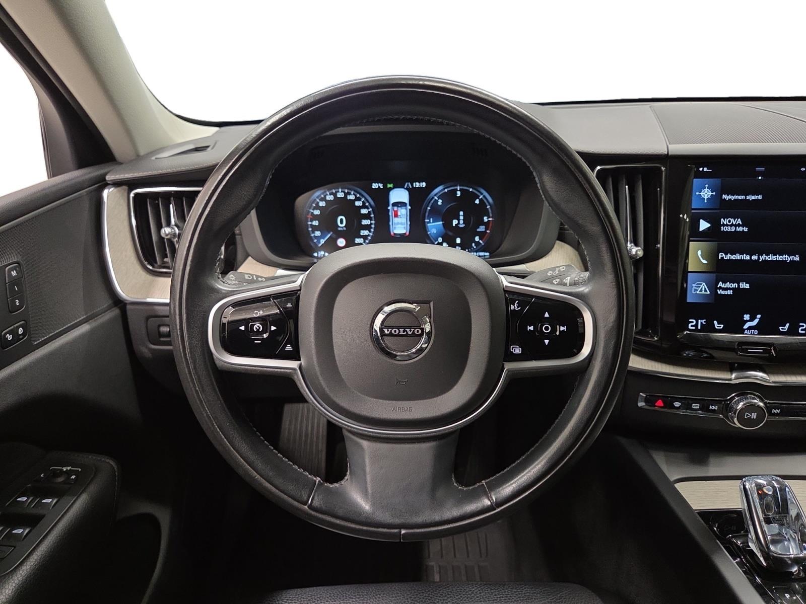 VOLVO XC60 2020