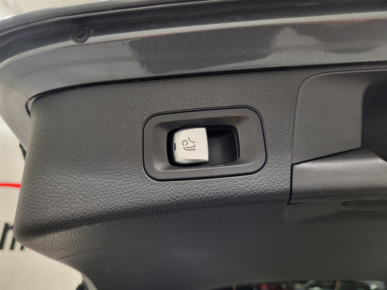 MERCEDES-BENZ C 2018