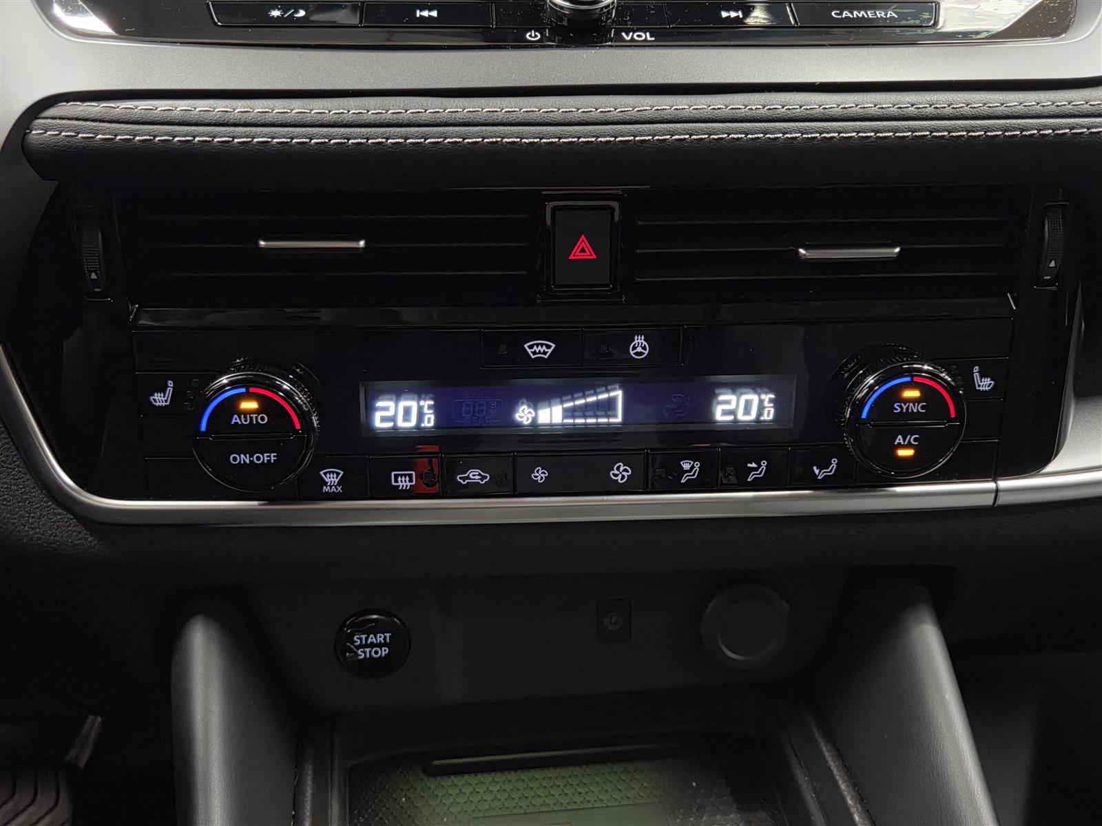 NISSAN Qashqai 2025