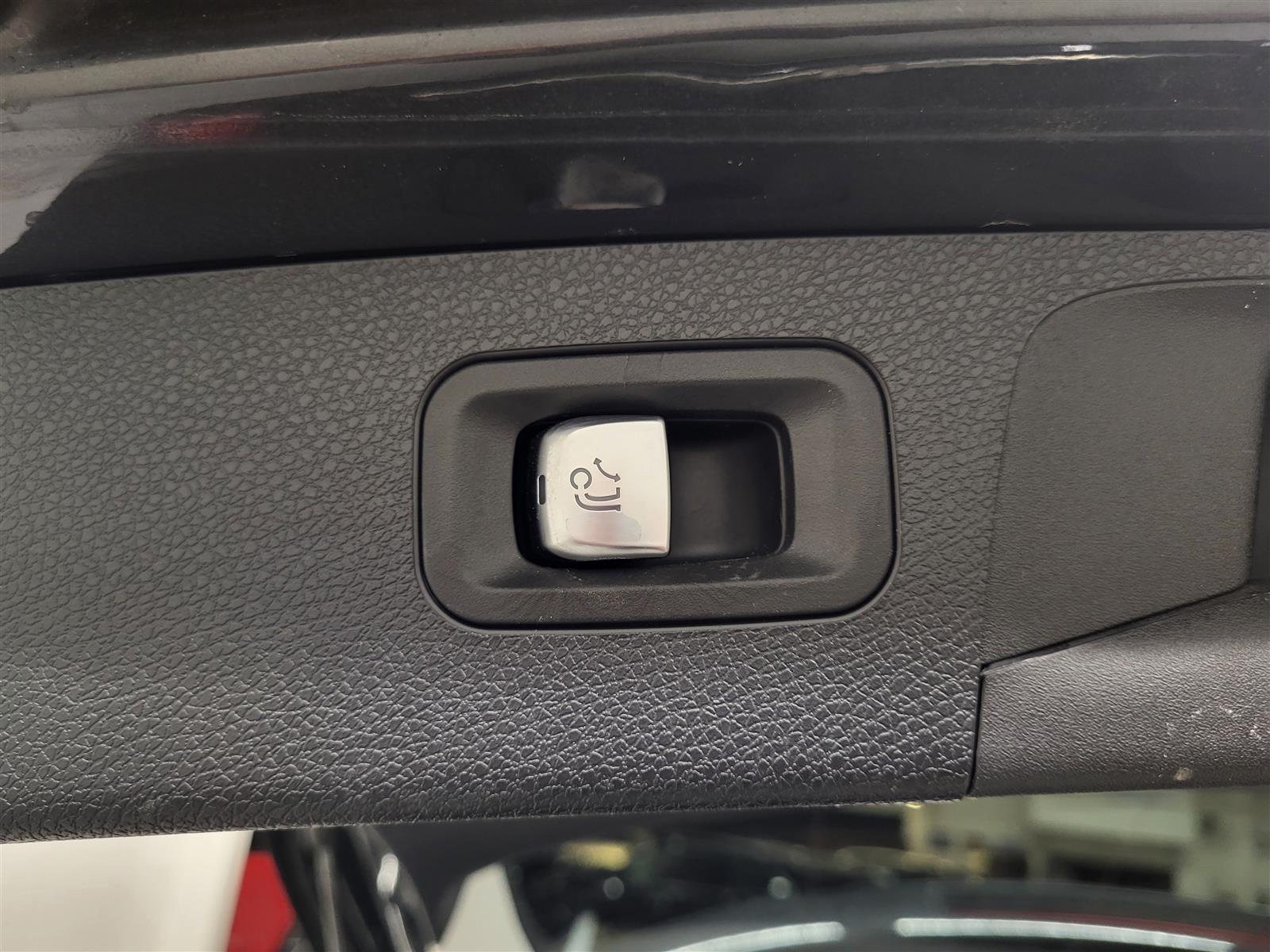 MERCEDES-BENZ E 2021