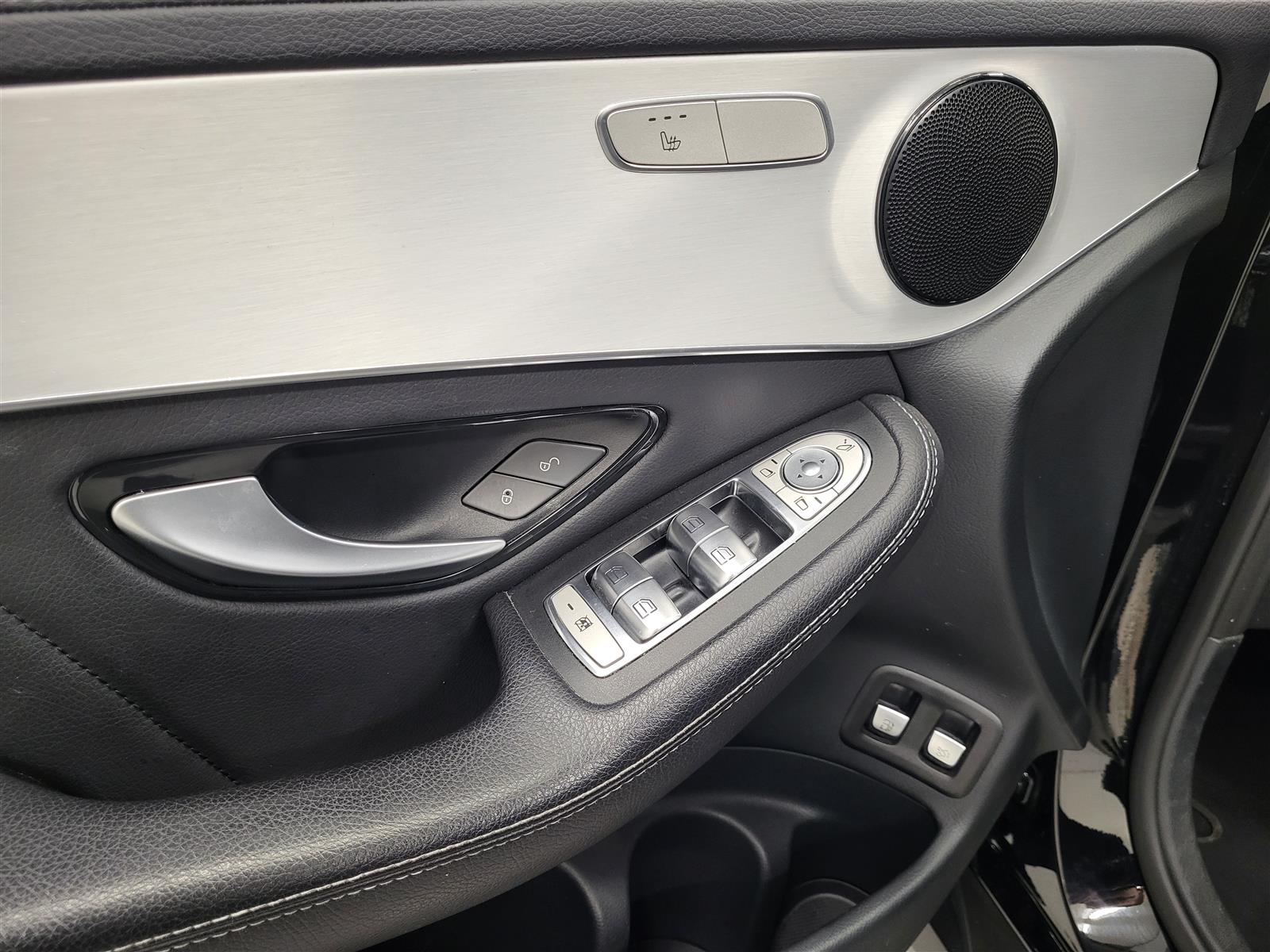 MERCEDES-BENZ GLC 2022