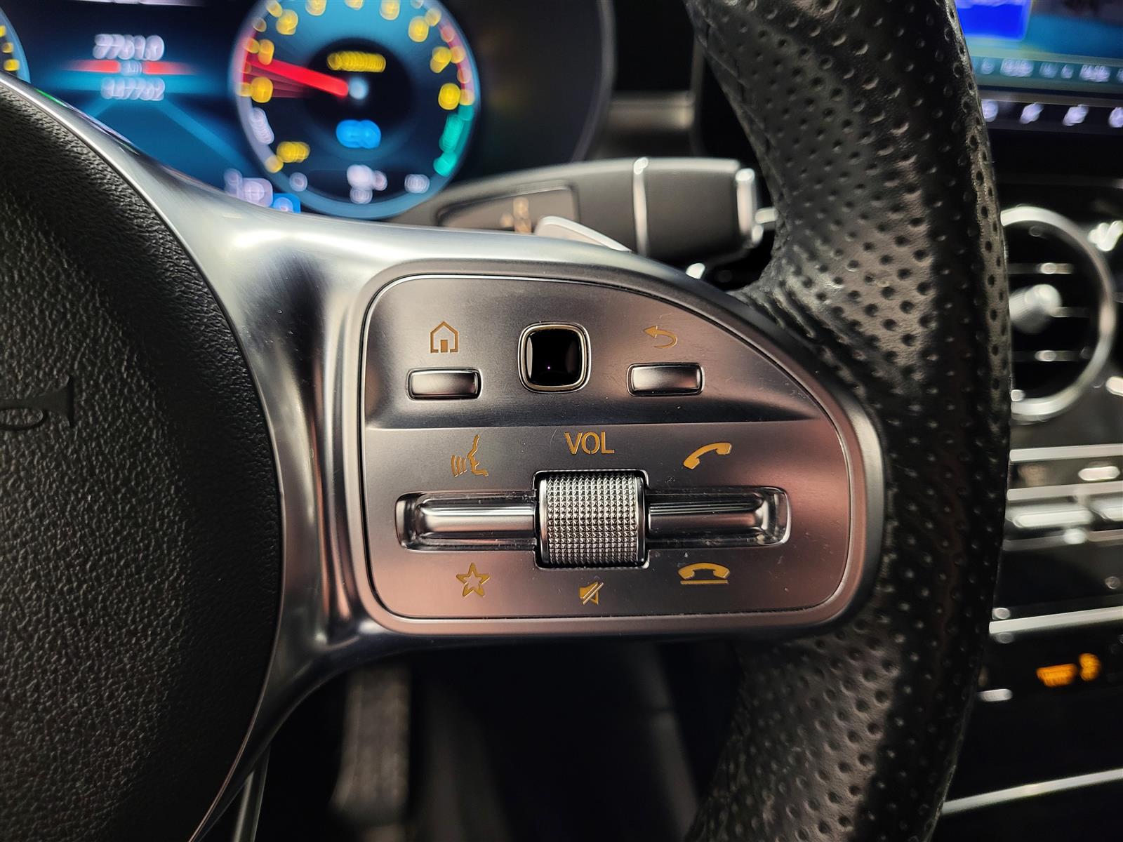 MERCEDES-BENZ GLC 2022