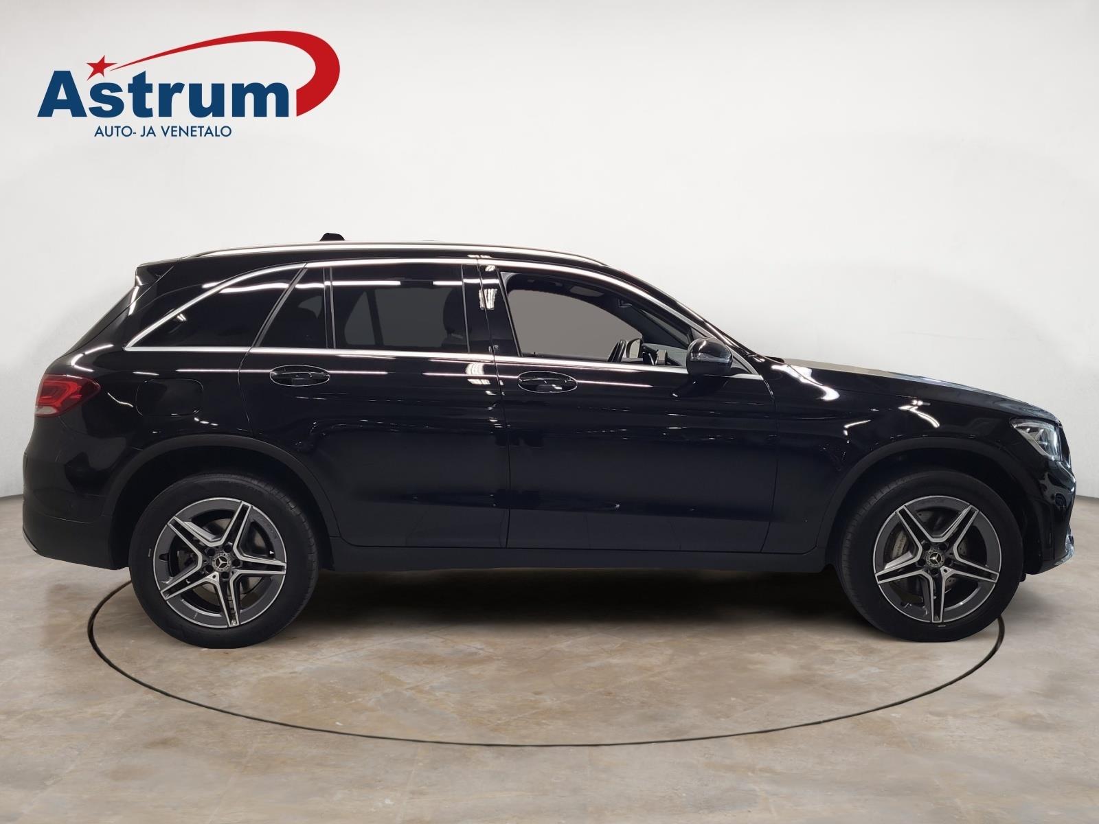 MERCEDES-BENZ GLC 2022