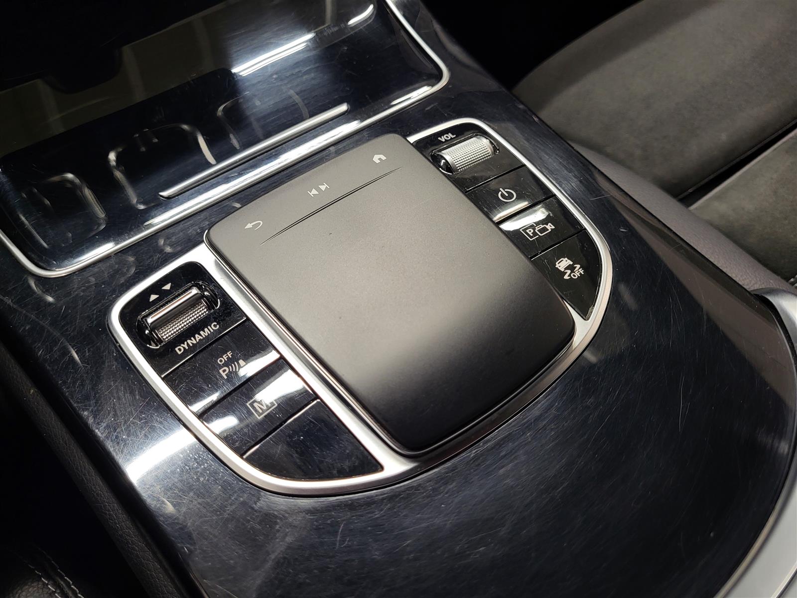 MERCEDES-BENZ GLC 2022