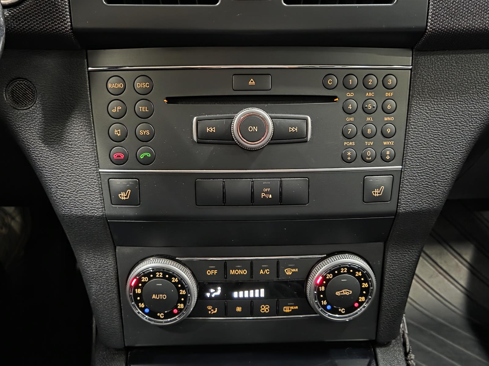 MERCEDES-BENZ GLK 2011