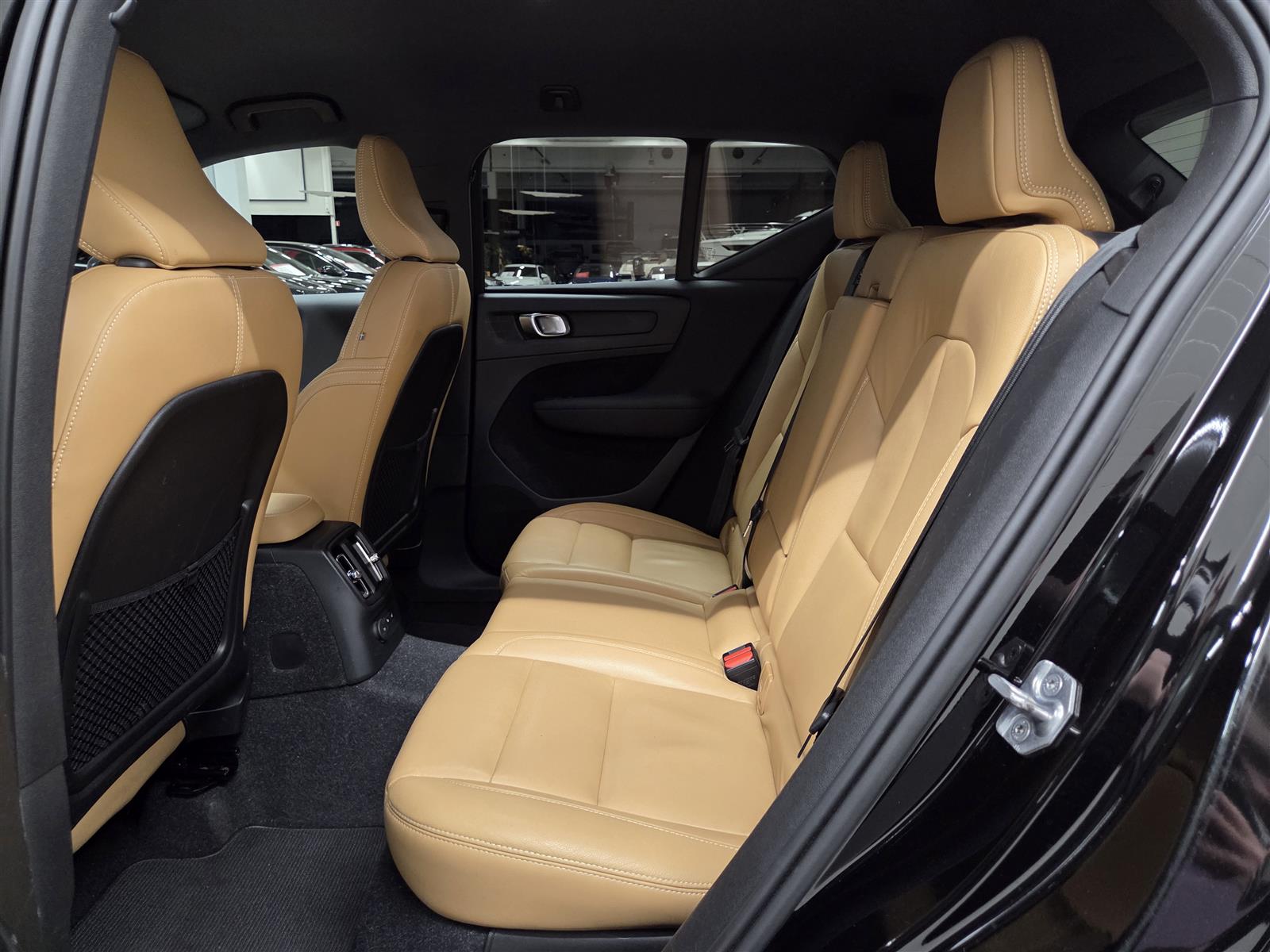 VOLVO XC40 2021