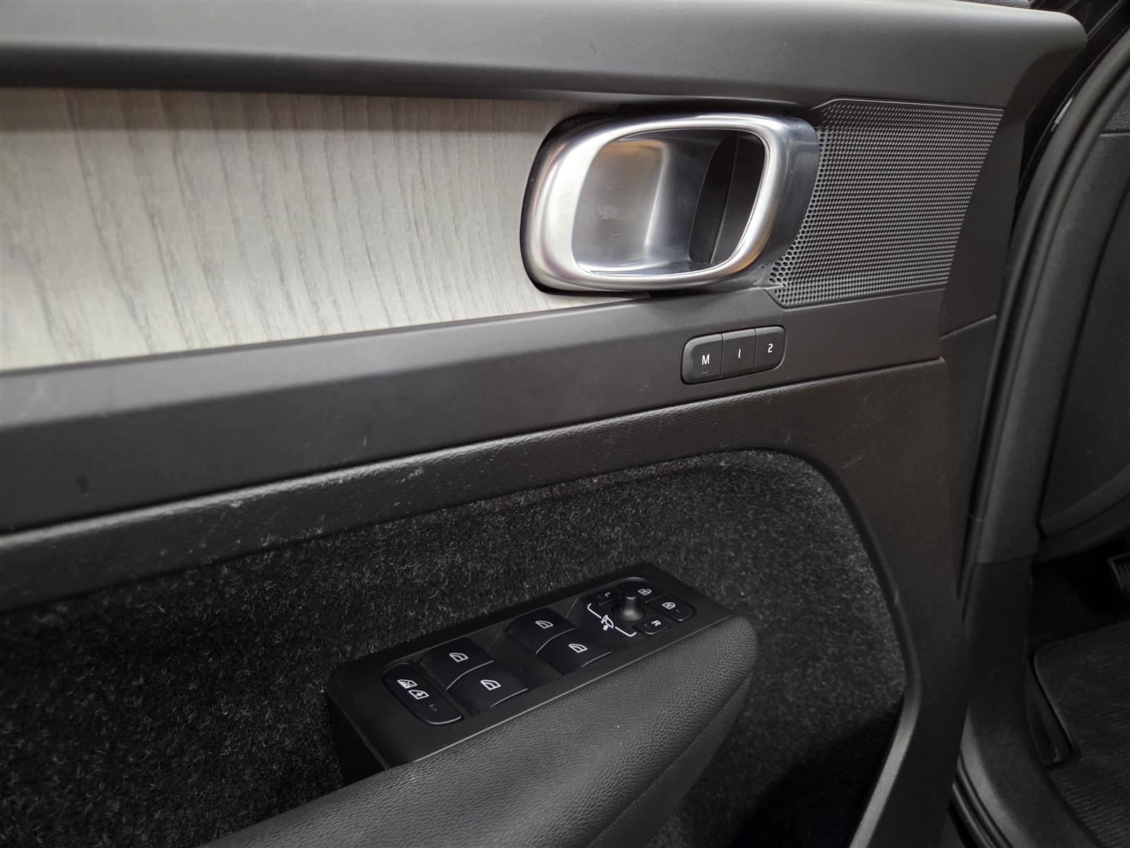 VOLVO XC40 2021