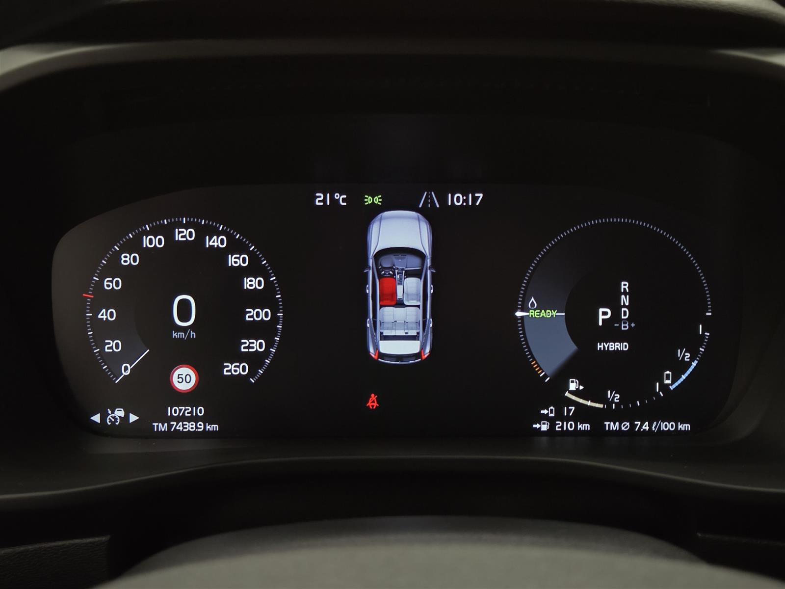 VOLVO XC40 2021