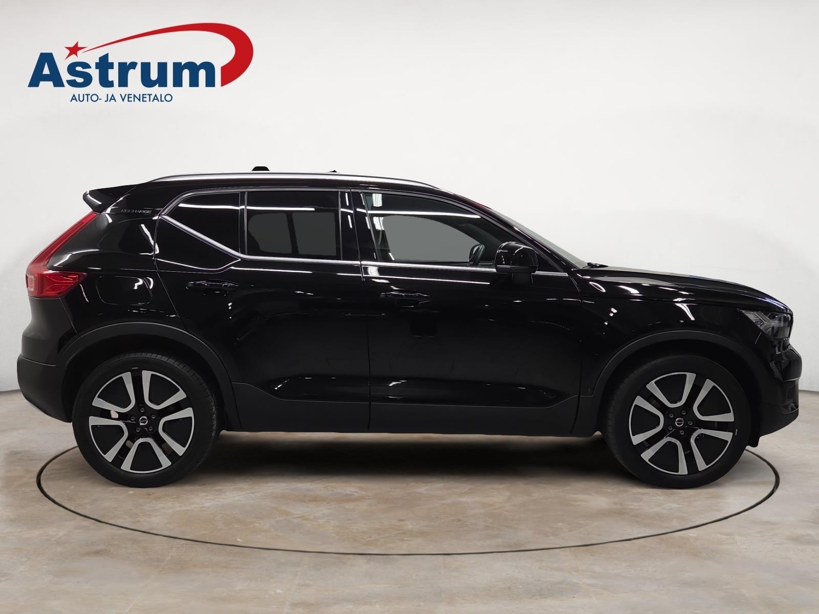 VOLVO XC40 2021