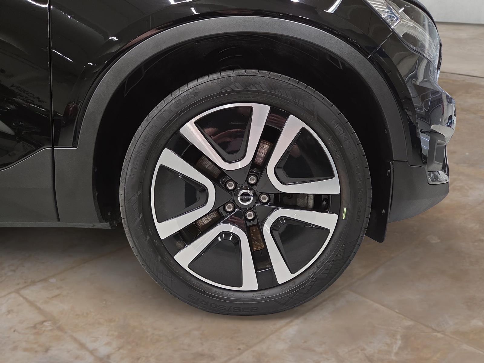 VOLVO XC40 2021