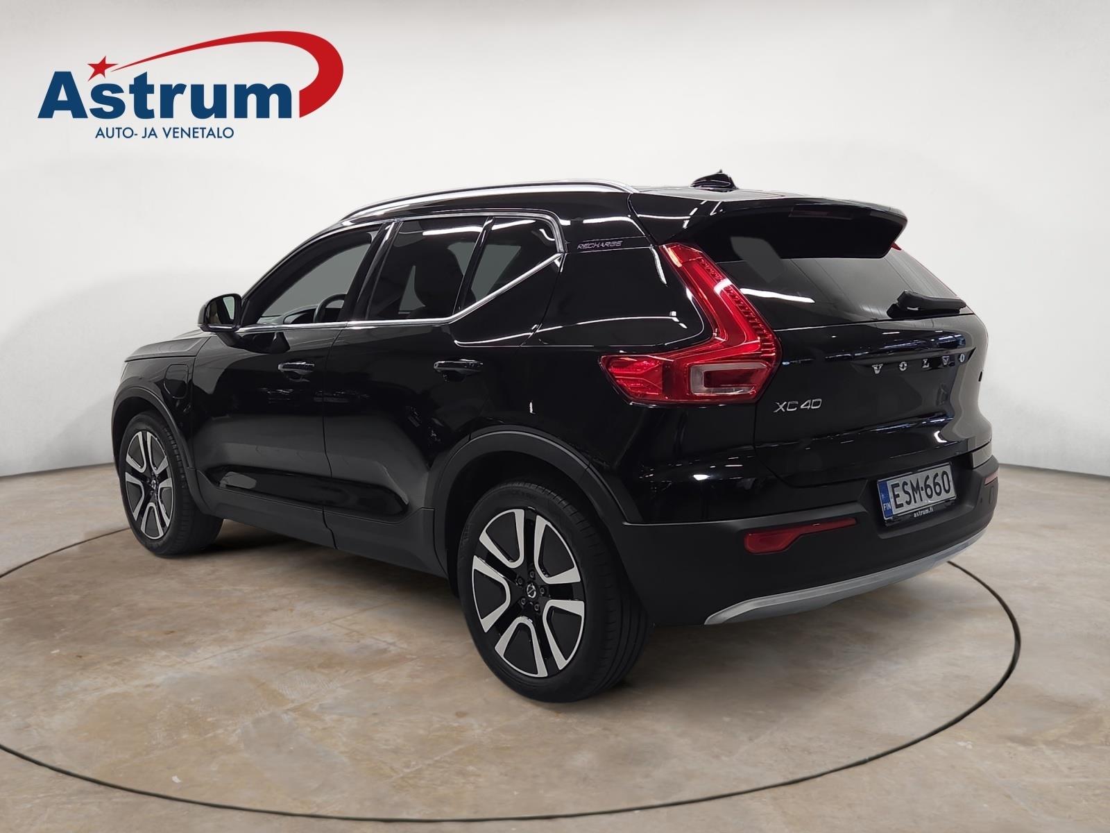 VOLVO XC40 2021