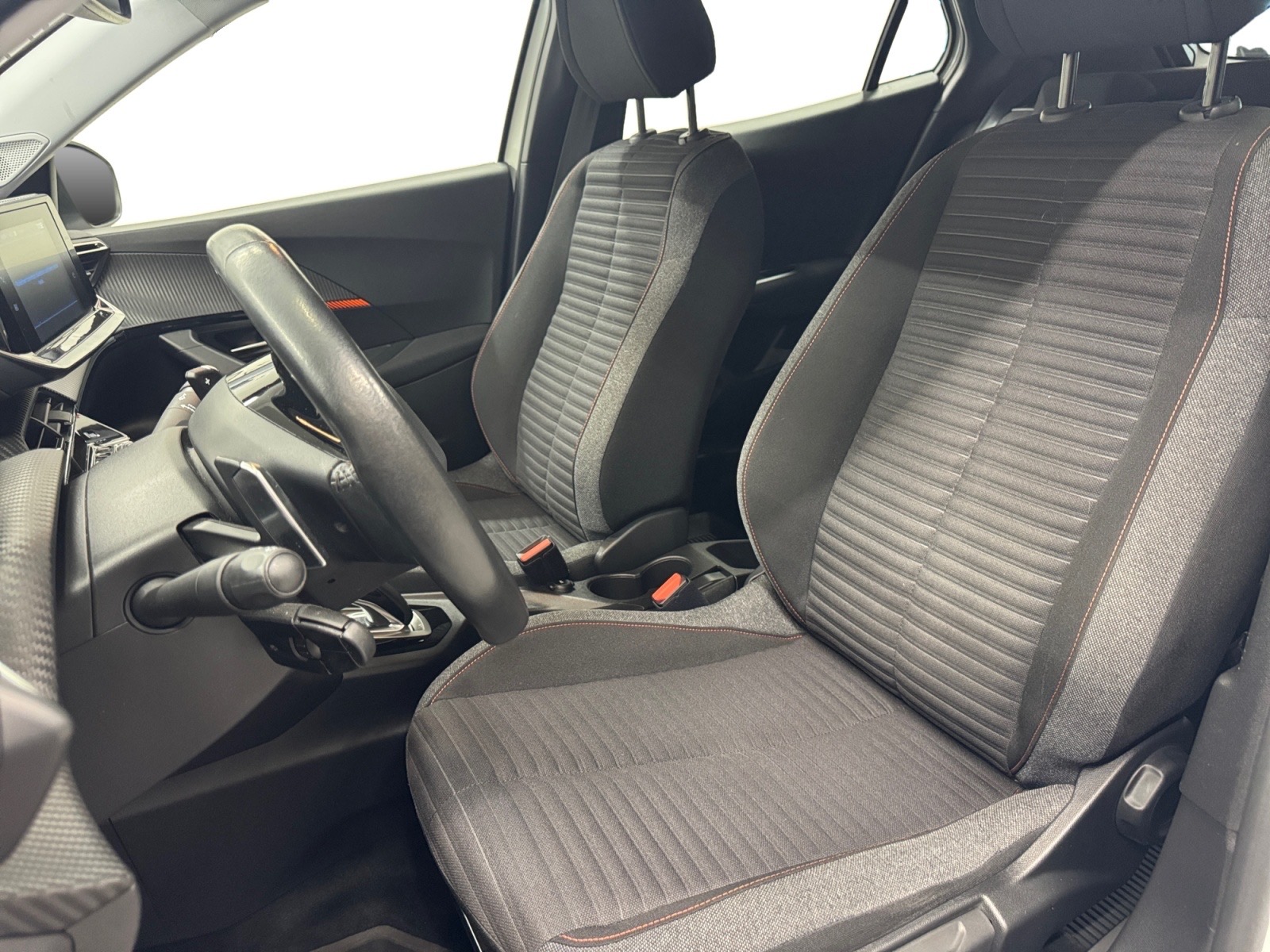 PEUGEOT 2008 2021