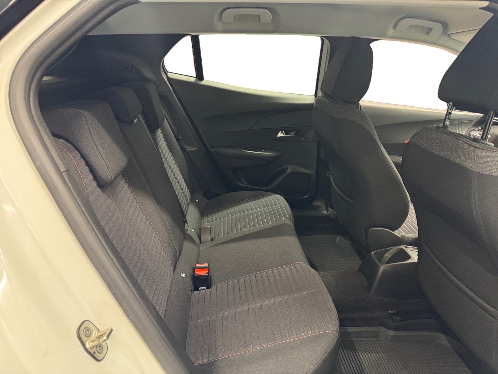 PEUGEOT 2008 2021