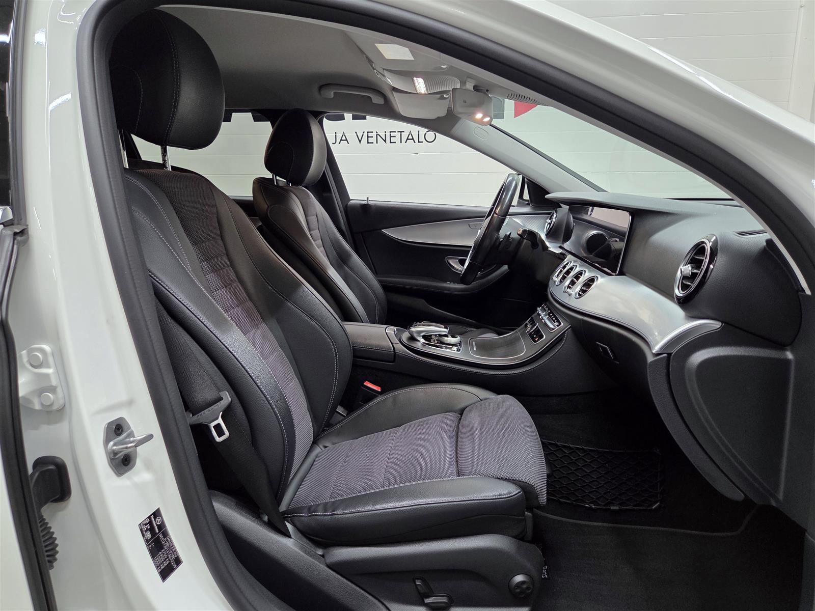 MERCEDES-BENZ E 2019