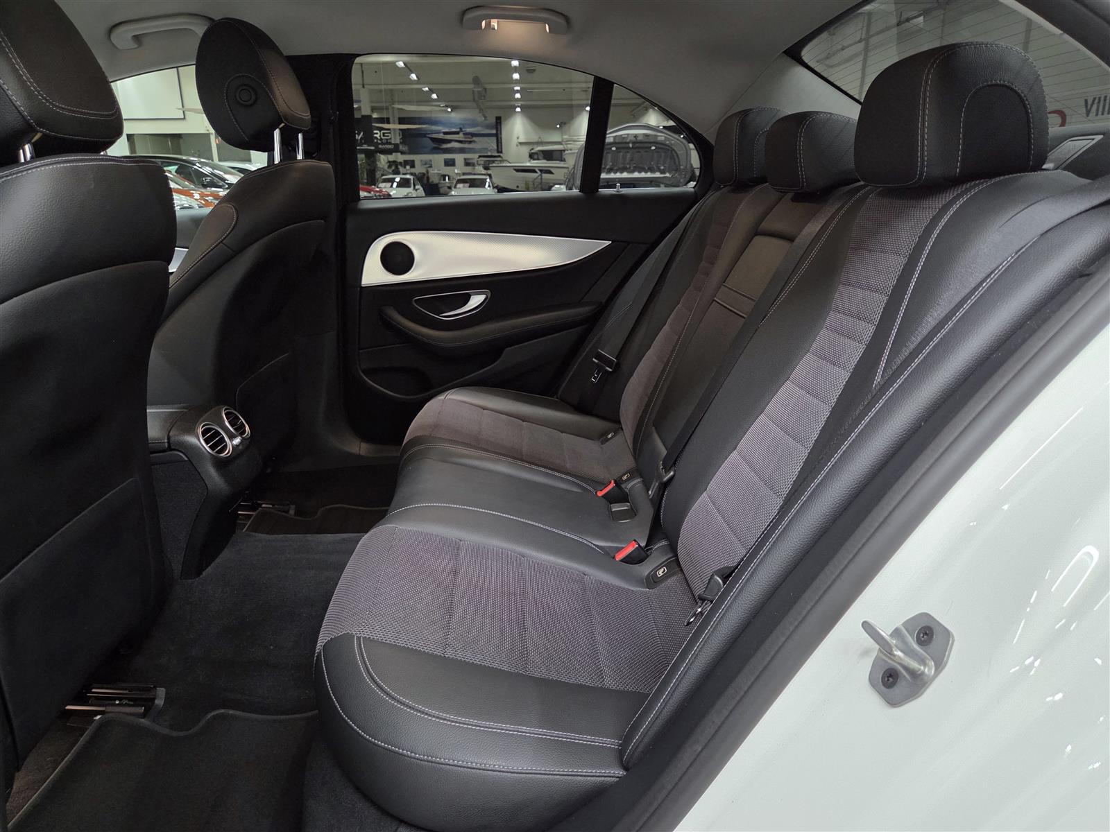 MERCEDES-BENZ E 2019