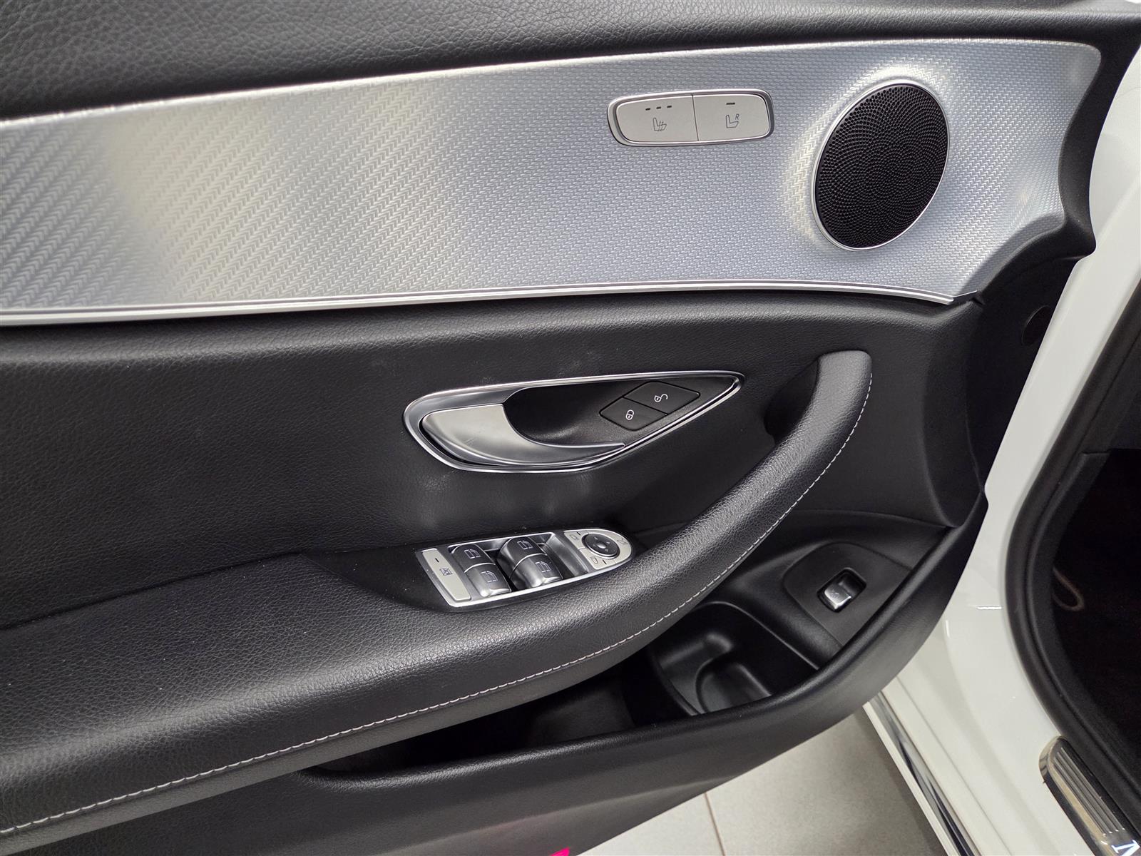 MERCEDES-BENZ E 2019
