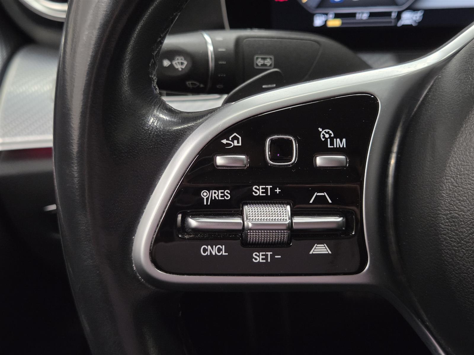 MERCEDES-BENZ E 2019