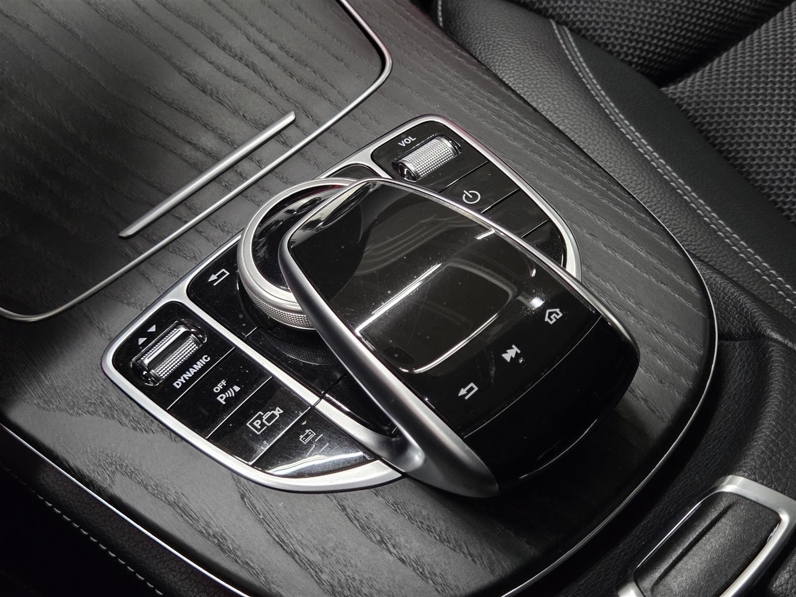 MERCEDES-BENZ E 2019