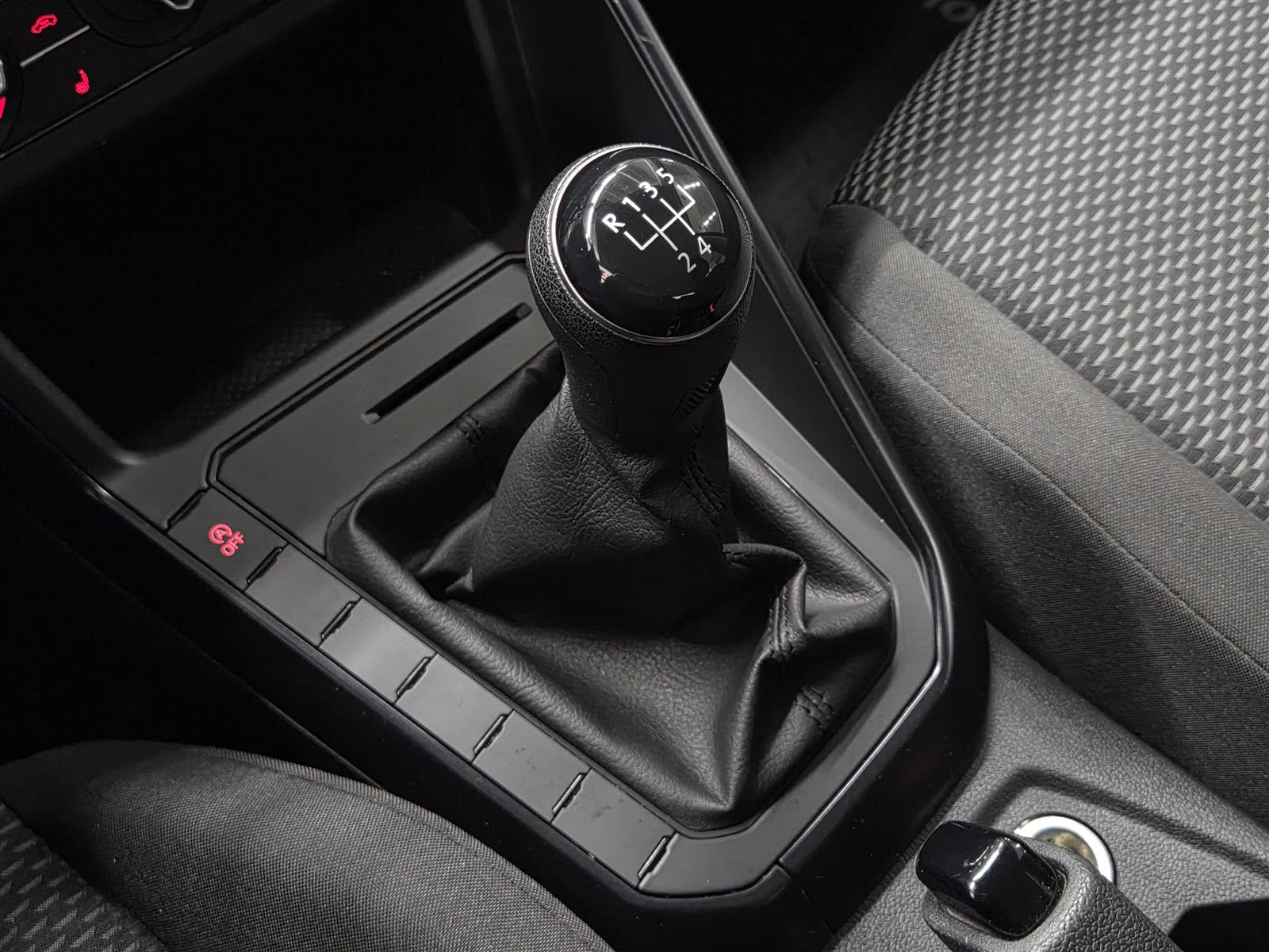 VOLKSWAGEN POLO 2019