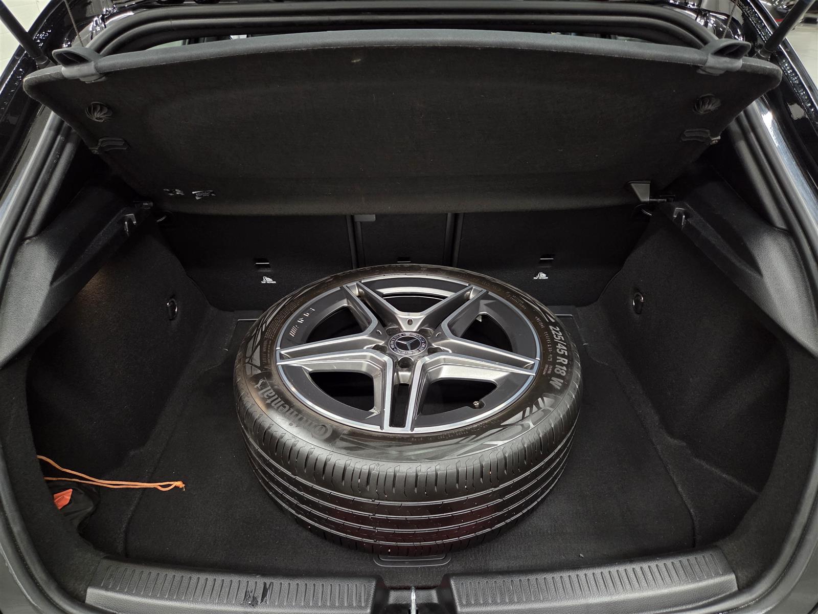 MERCEDES-BENZ A 2020