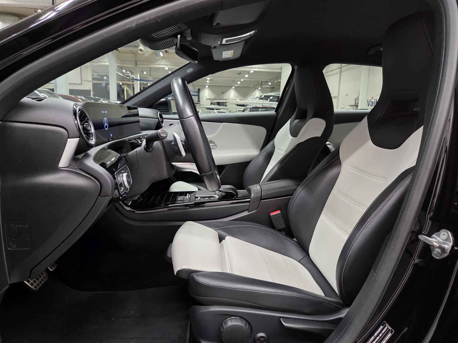 MERCEDES-BENZ A 2020
