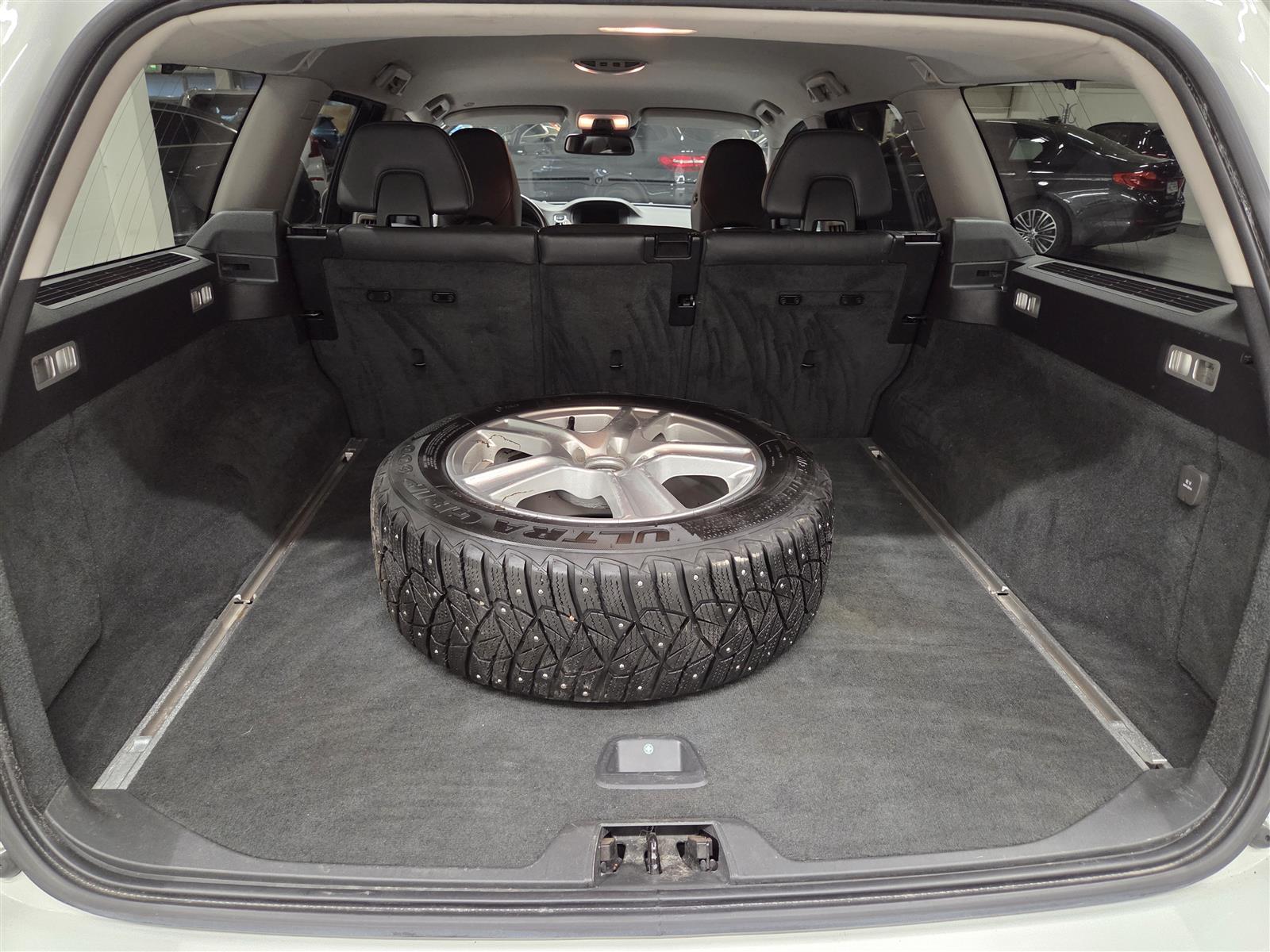 VOLVO V70 2014