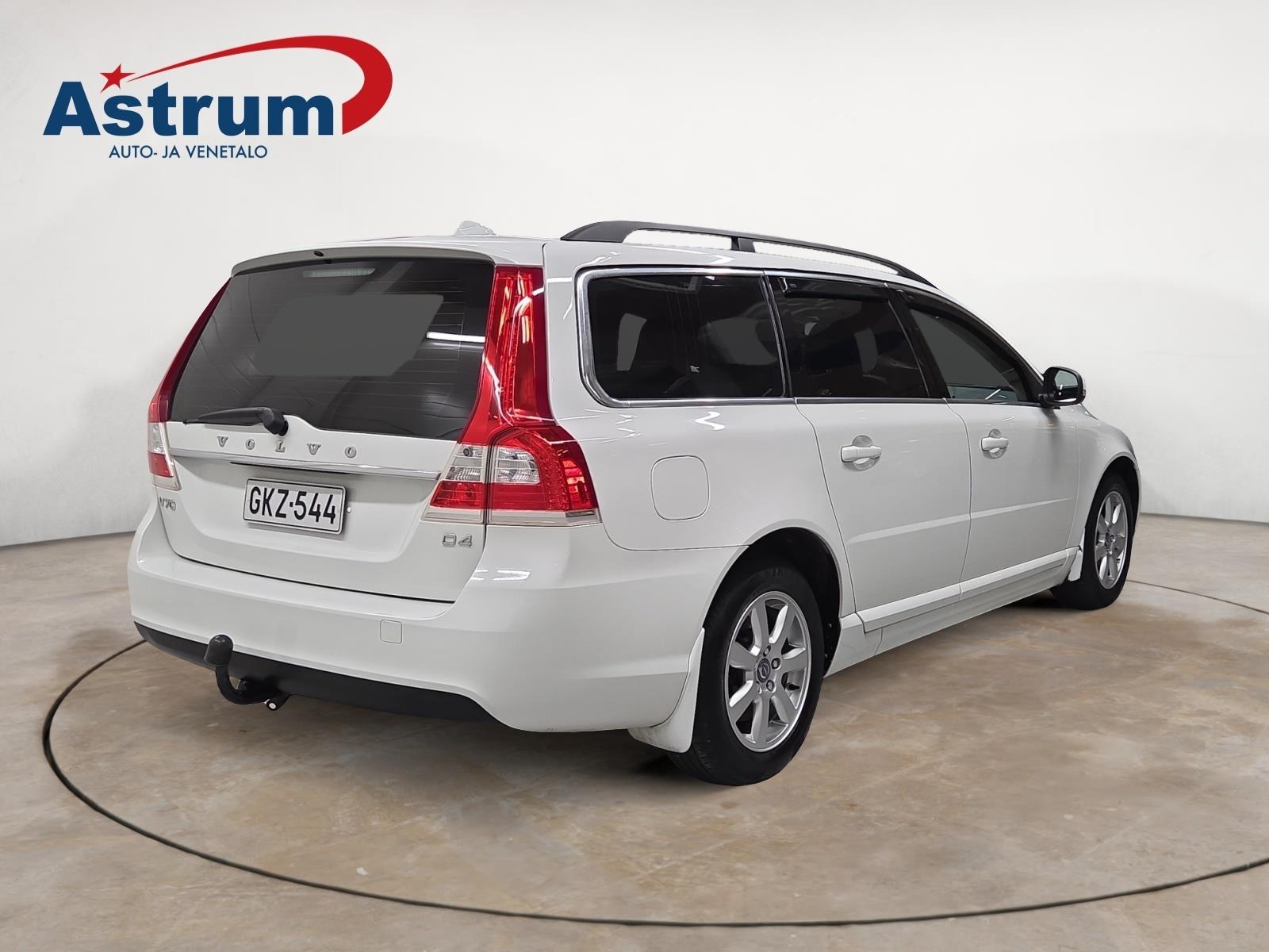 VOLVO V70 2014