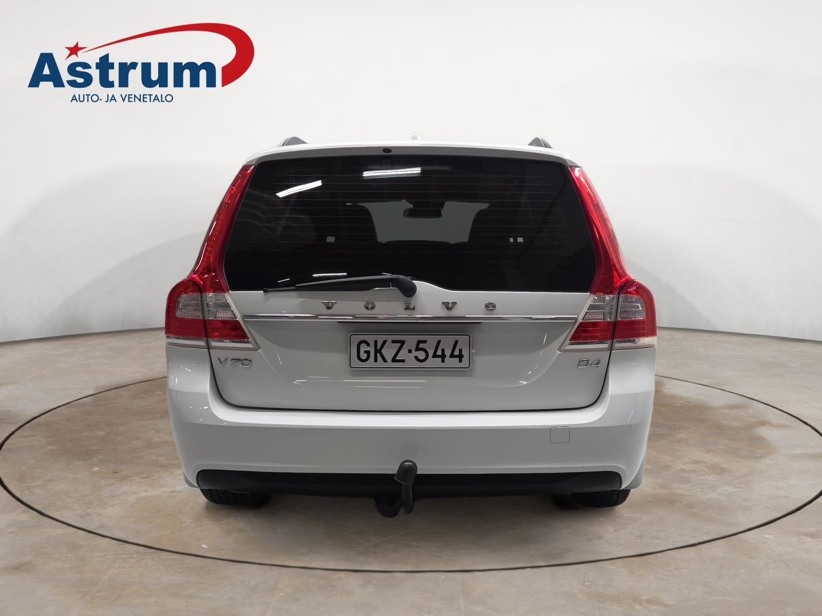 VOLVO V70 2014