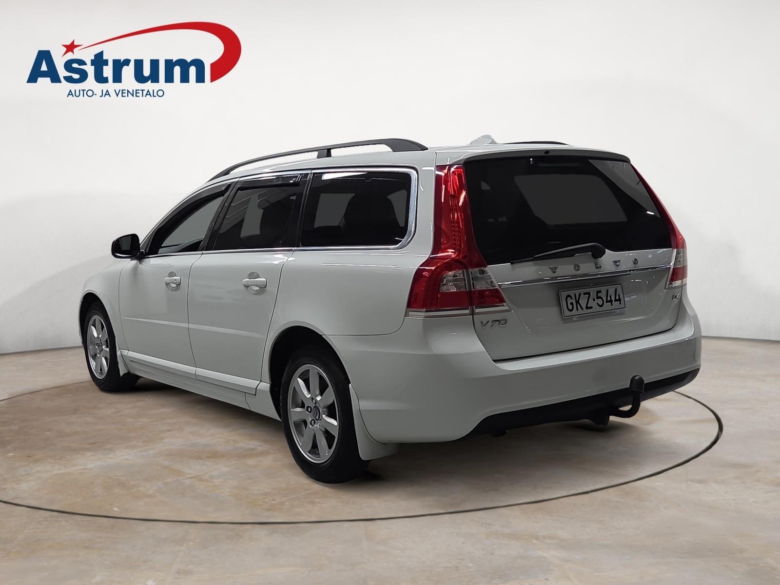 VOLVO V70 2014