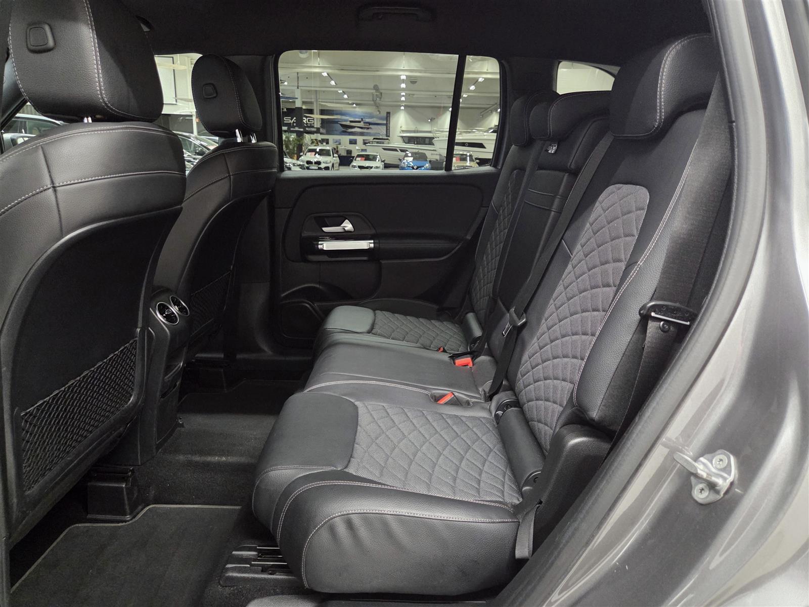 MERCEDES-BENZ GLB 2021