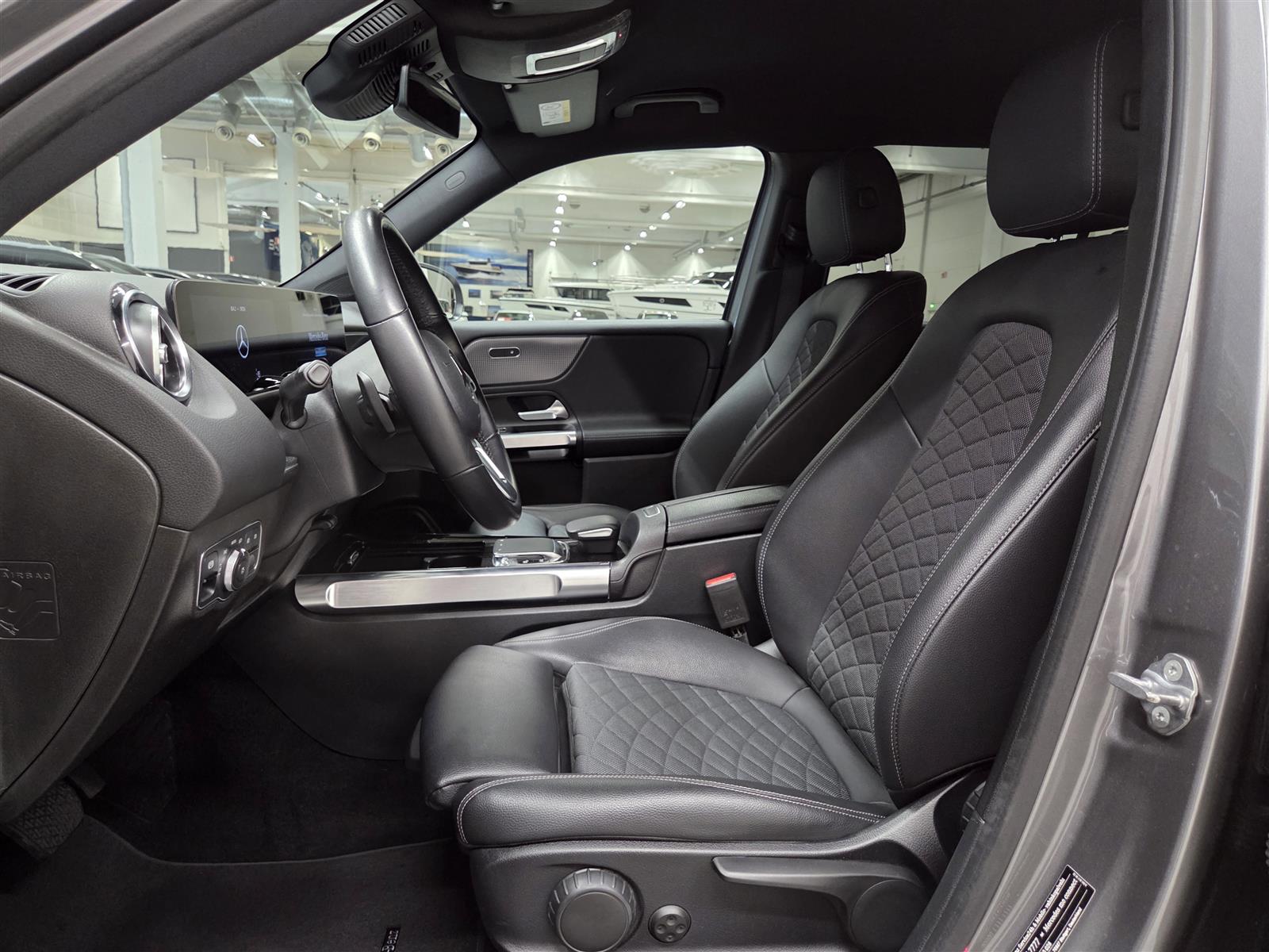 MERCEDES-BENZ GLB 2021