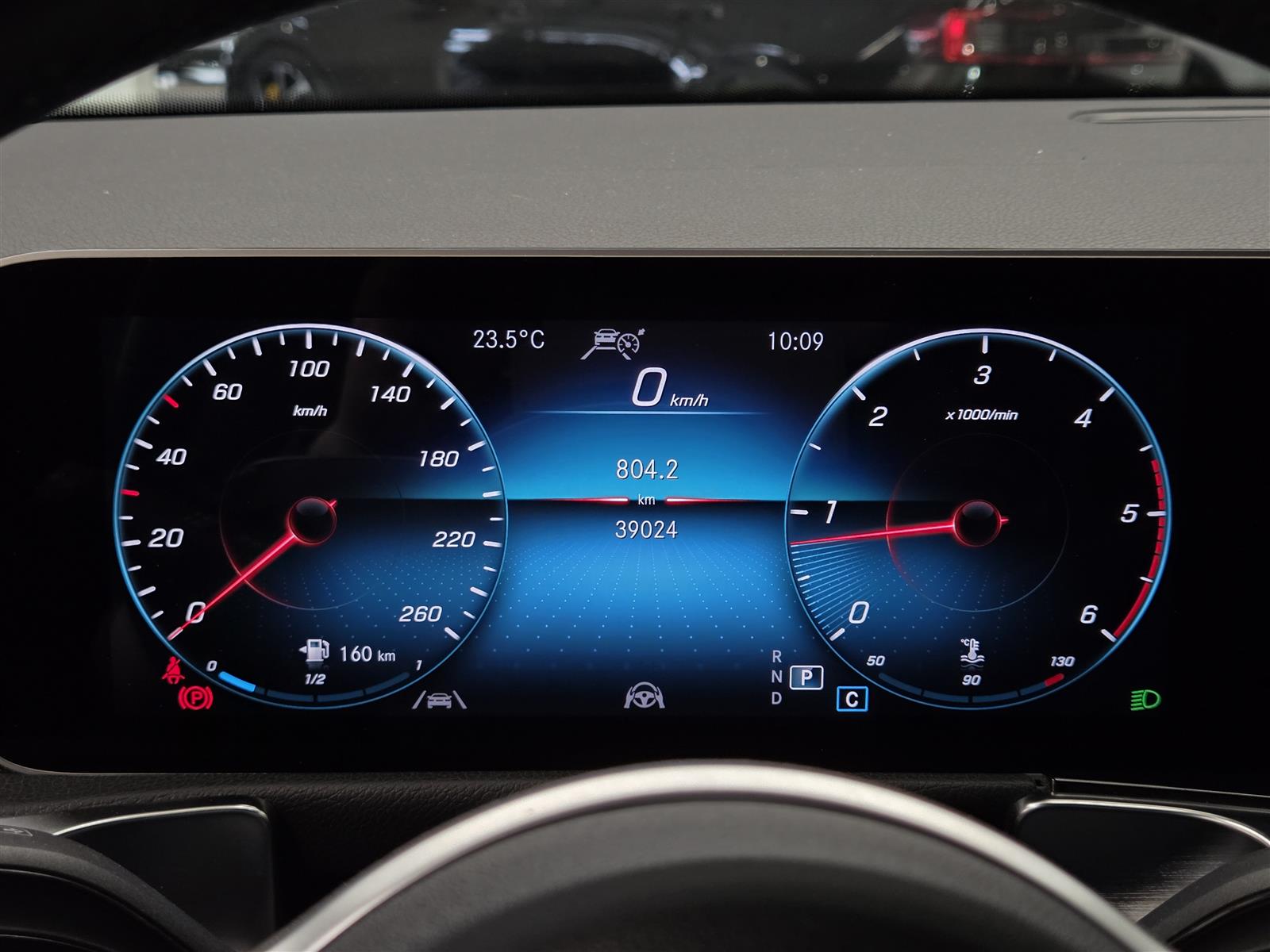 MERCEDES-BENZ GLB 2021