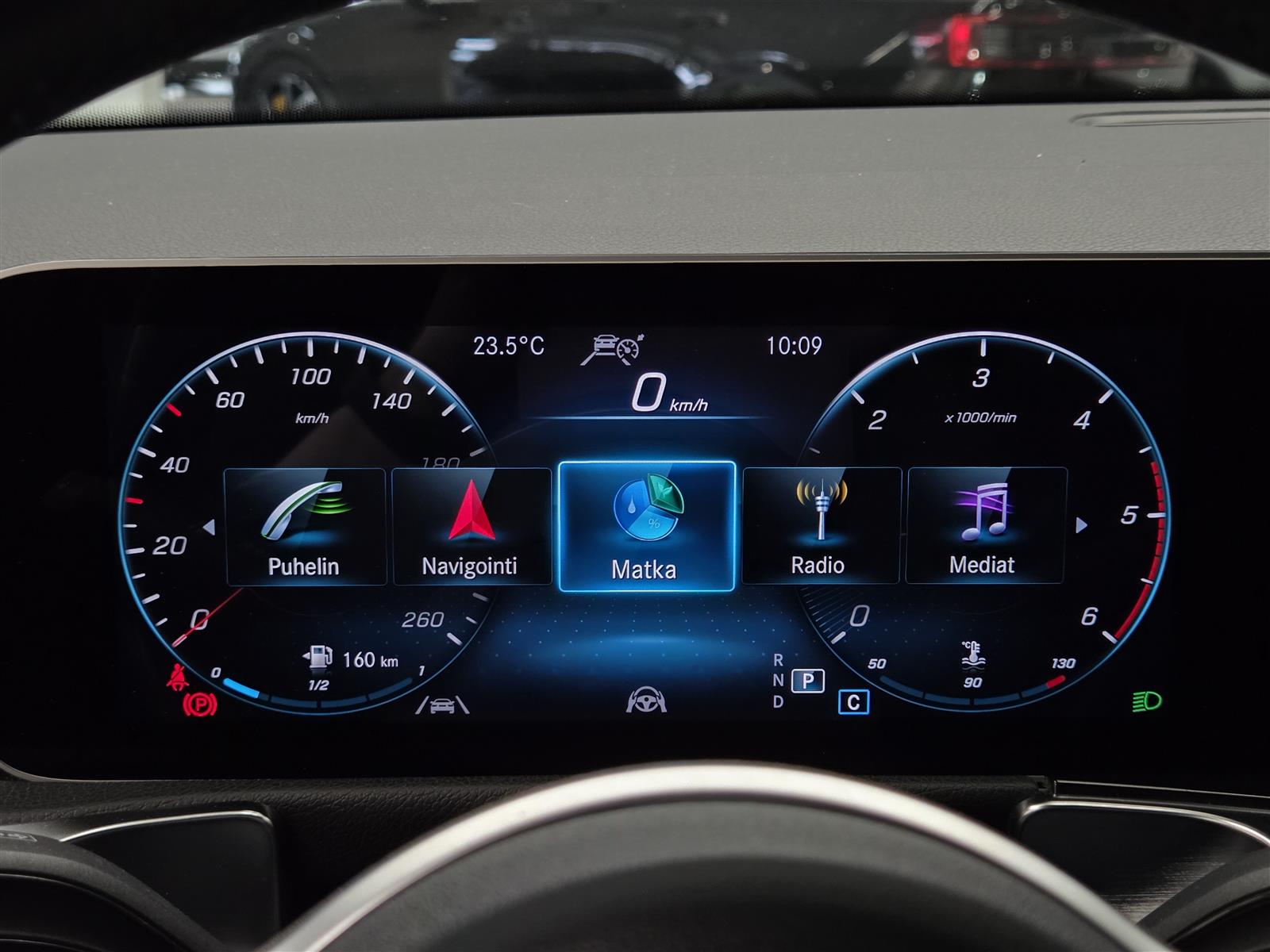 MERCEDES-BENZ GLB 2021