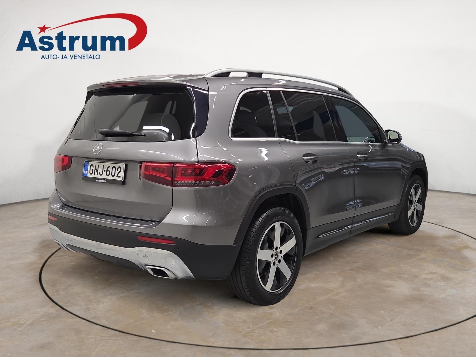 MERCEDES-BENZ GLB 2021
