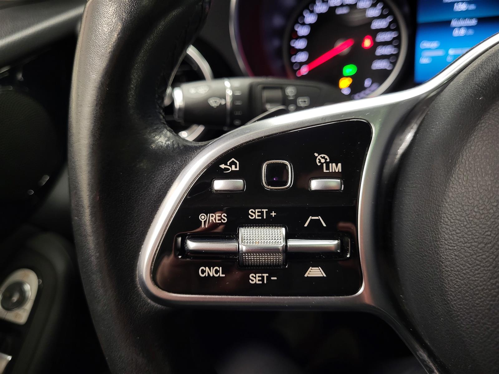 MERCEDES-BENZ GLC 2019