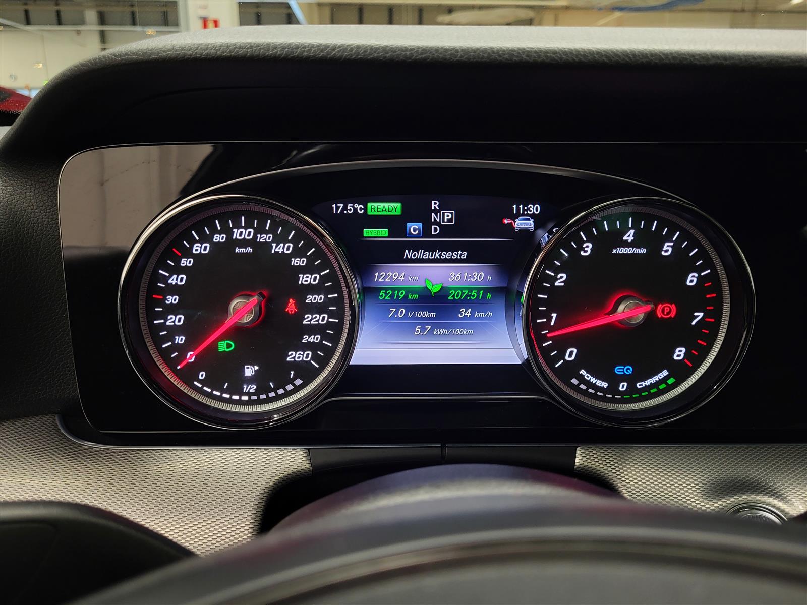 MERCEDES-BENZ E 2018