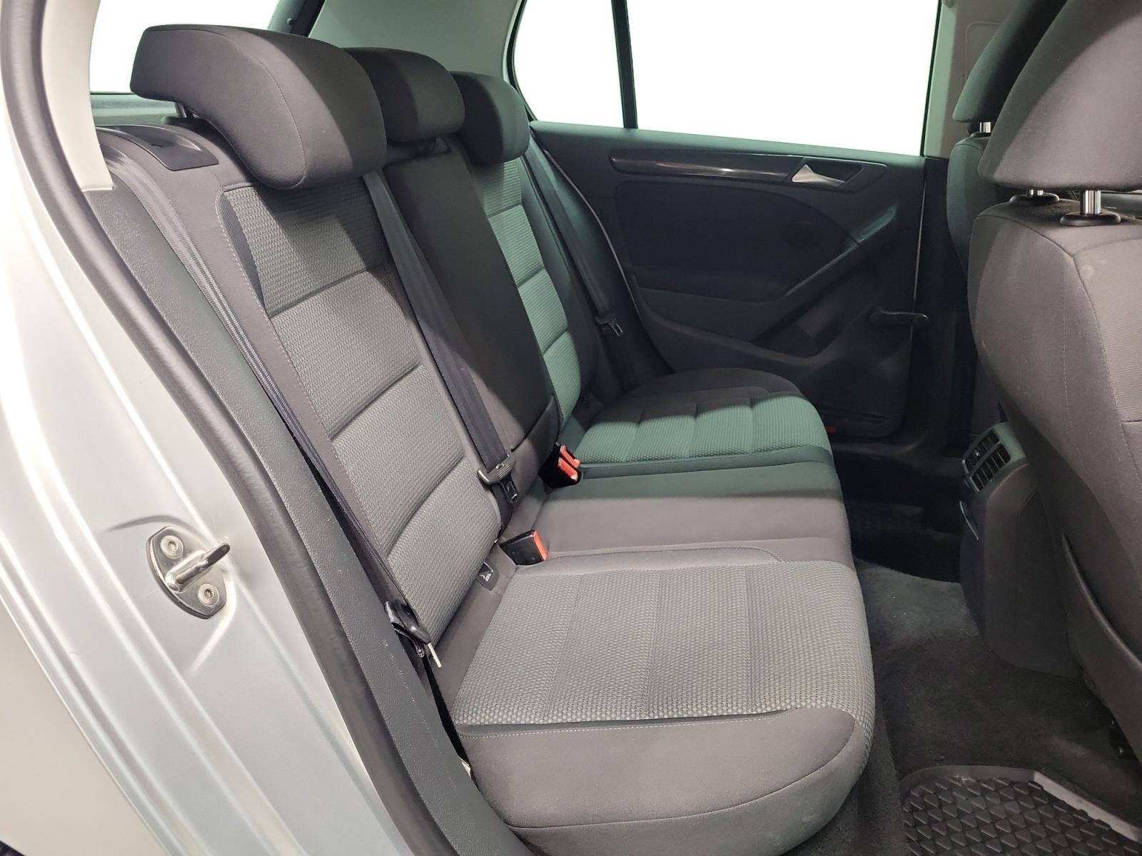 VOLKSWAGEN GOLF 2011