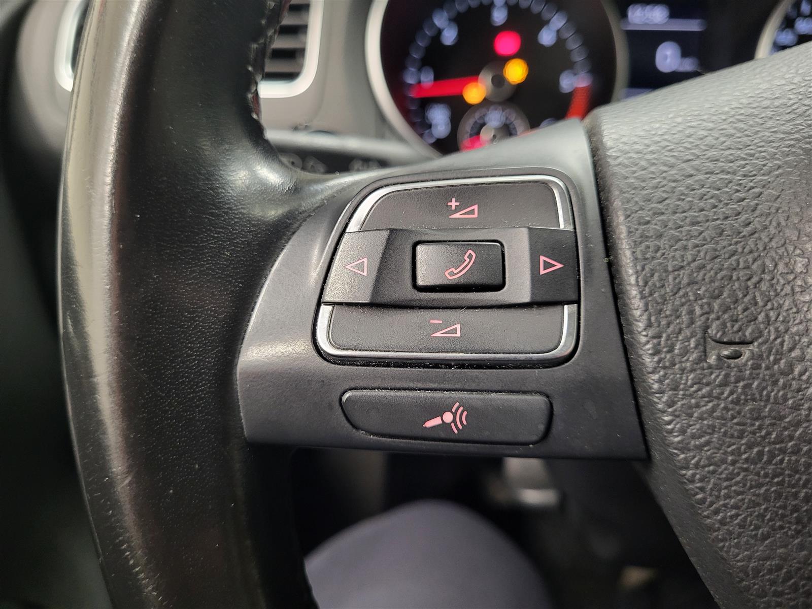 VOLKSWAGEN GOLF 2011