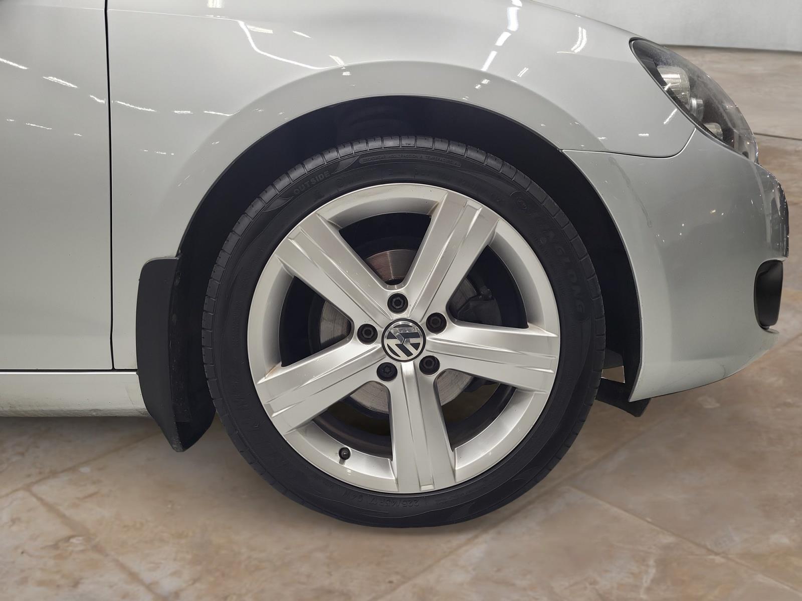 VOLKSWAGEN GOLF 2011