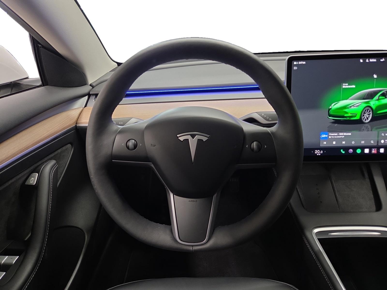 TESLA Model 3 2023