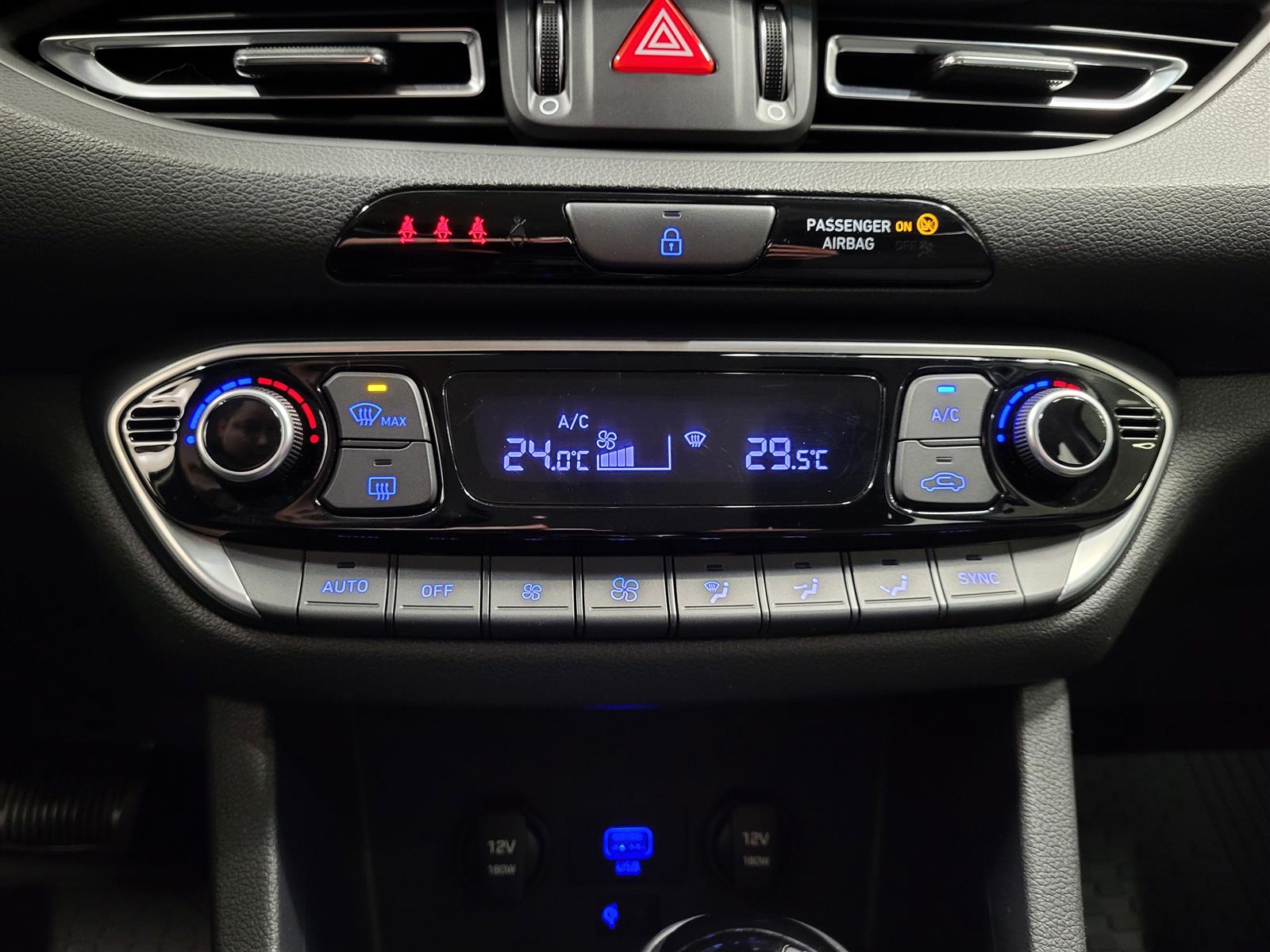 HYUNDAI i30 Hatchback 2023