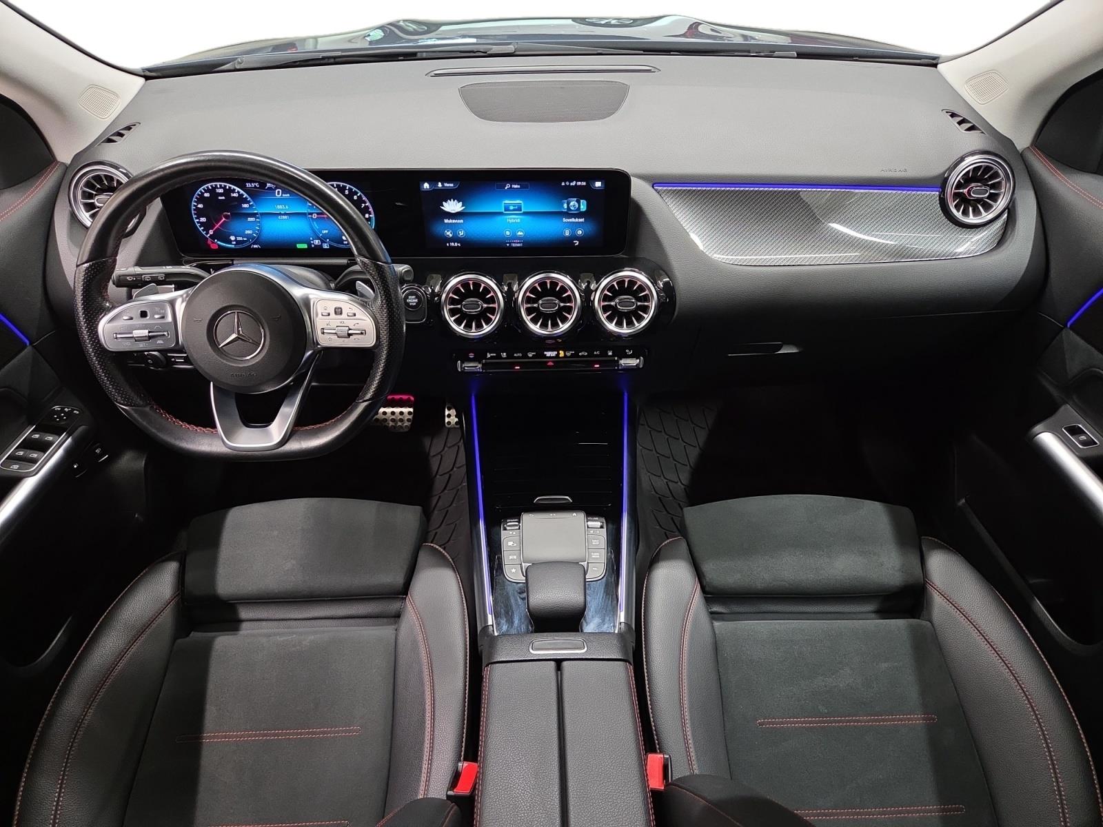 MERCEDES-BENZ GLA 2023