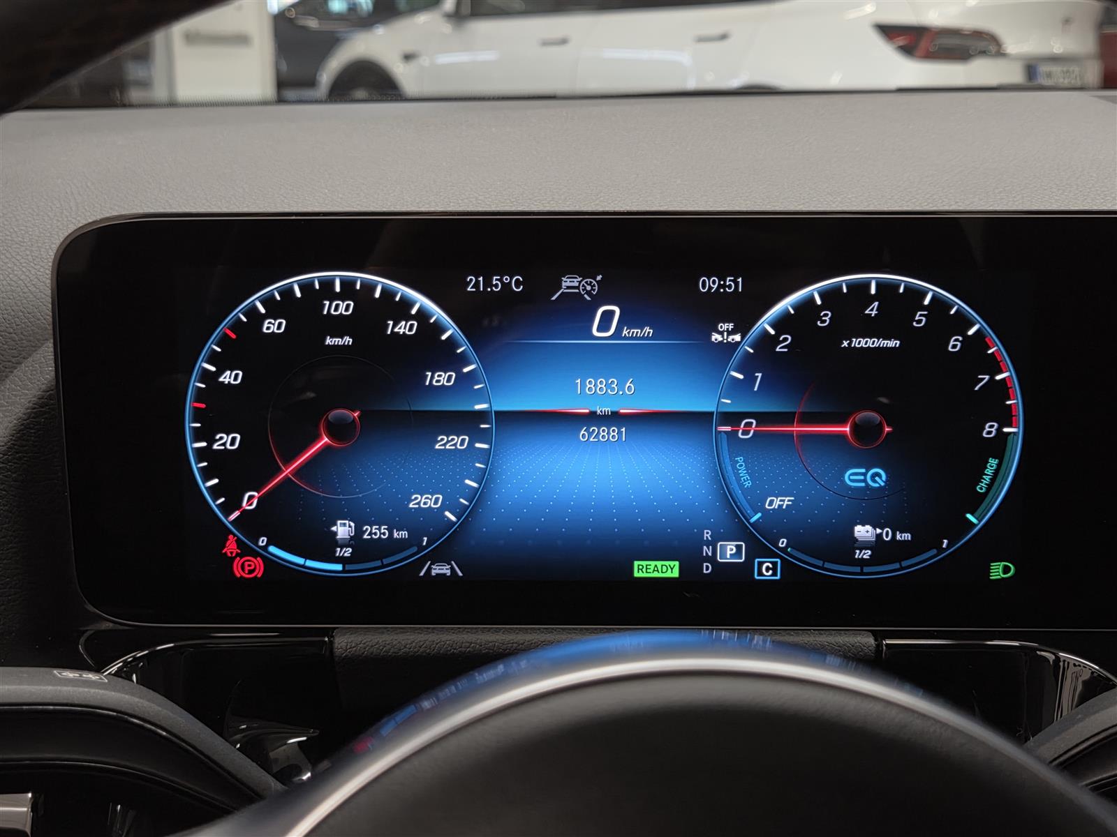 MERCEDES-BENZ GLA 2023