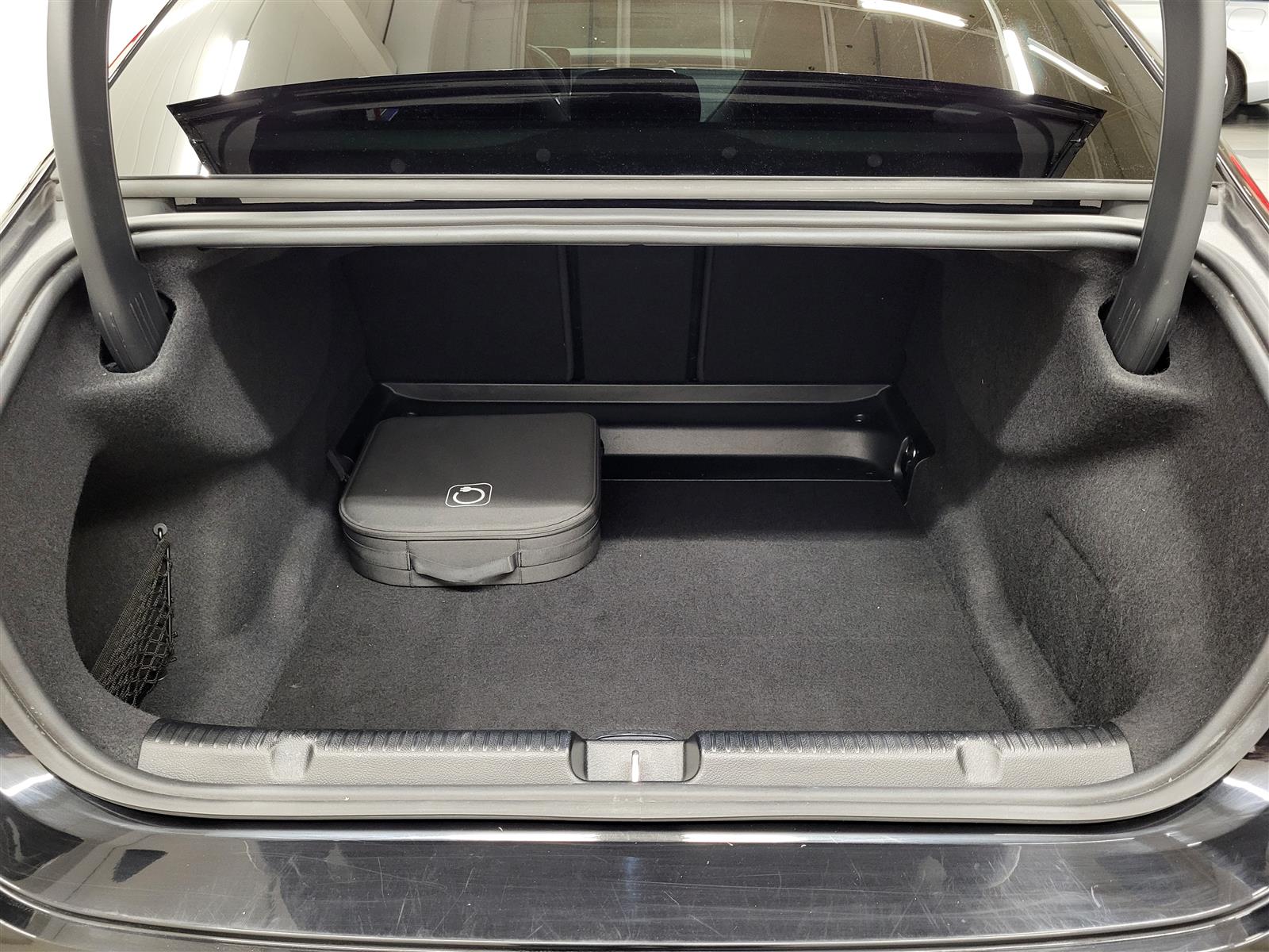 MERCEDES-BENZ EQE 2024