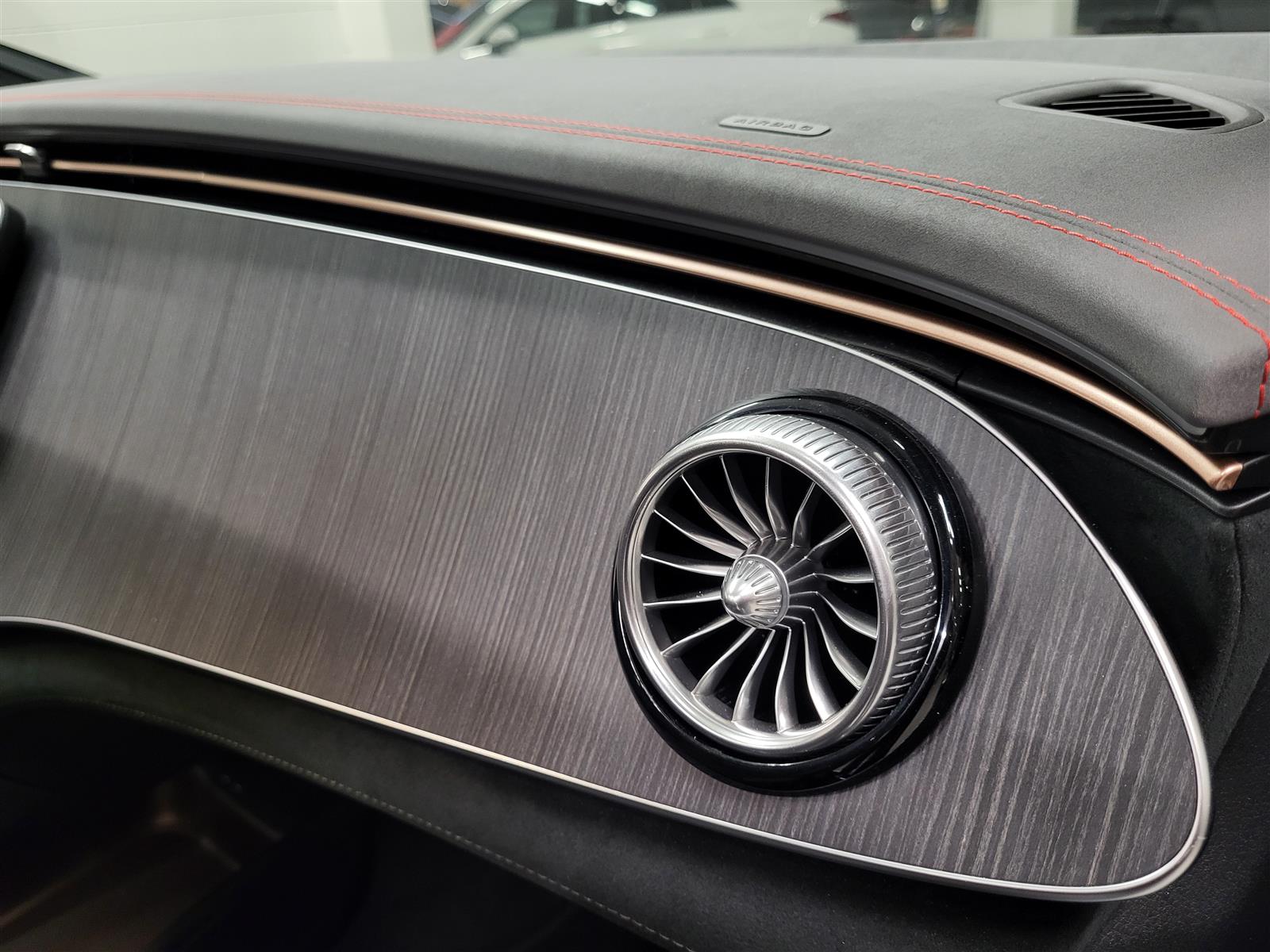 MERCEDES-BENZ EQE 2024