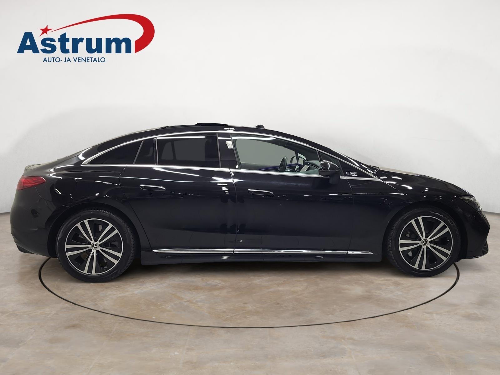 MERCEDES-BENZ EQE 2024