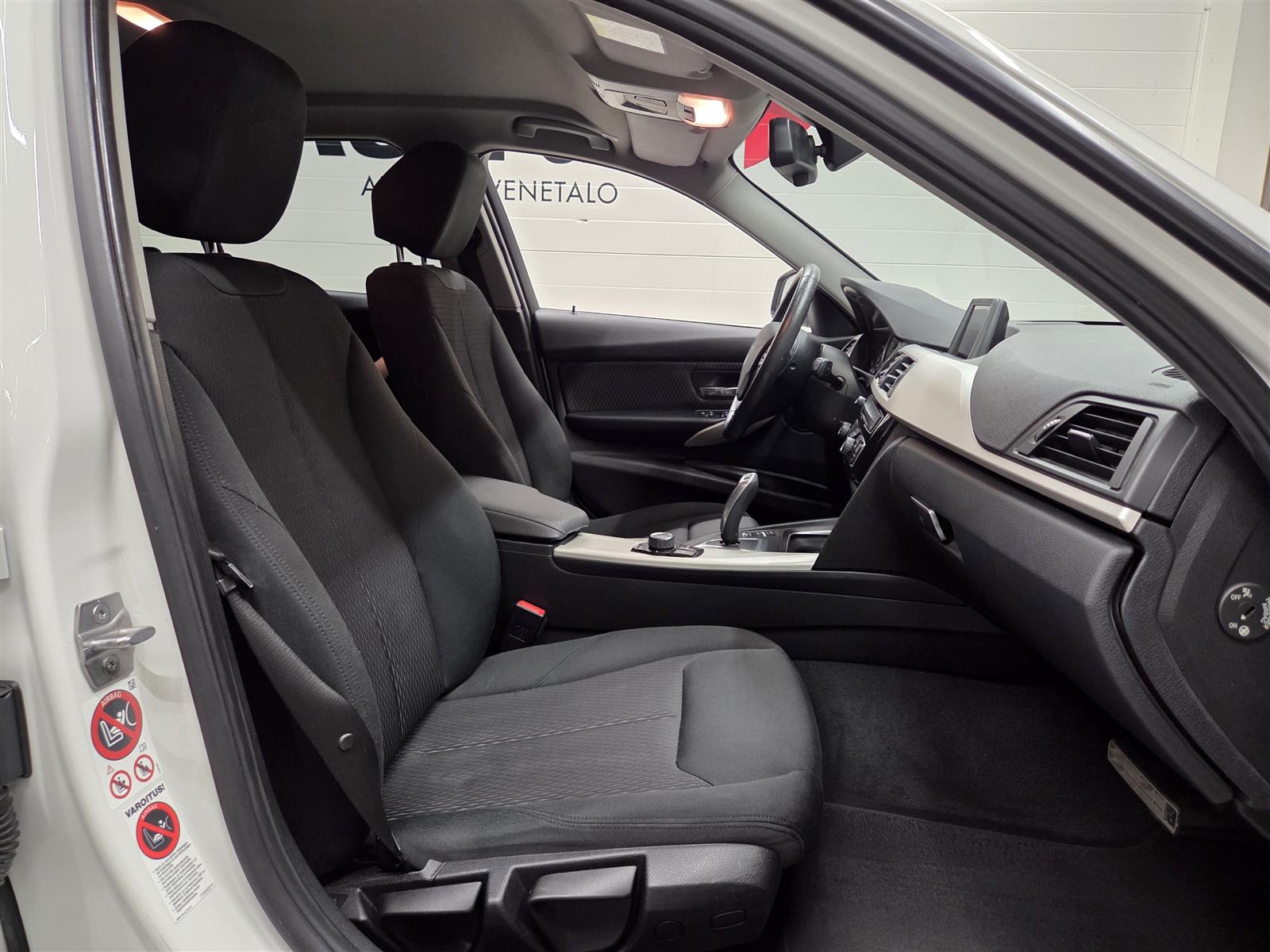 BMW 320 2016