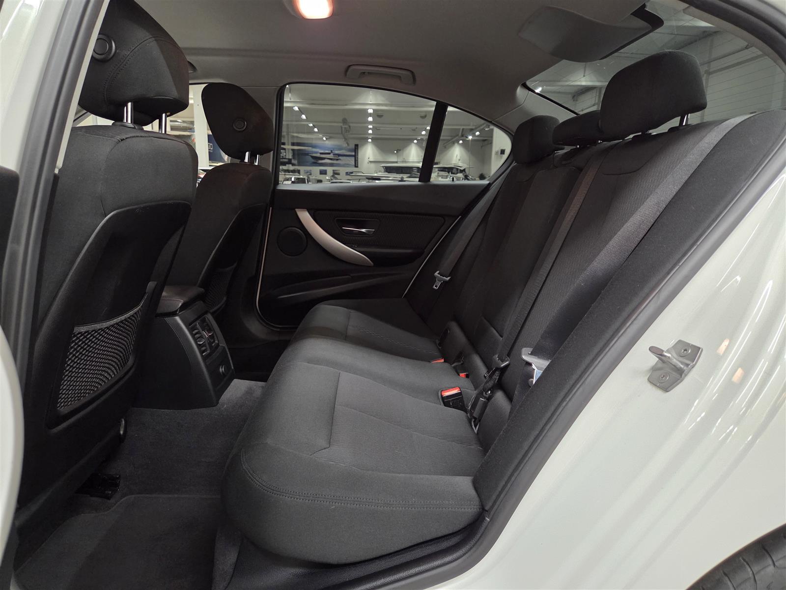 BMW 320 2016