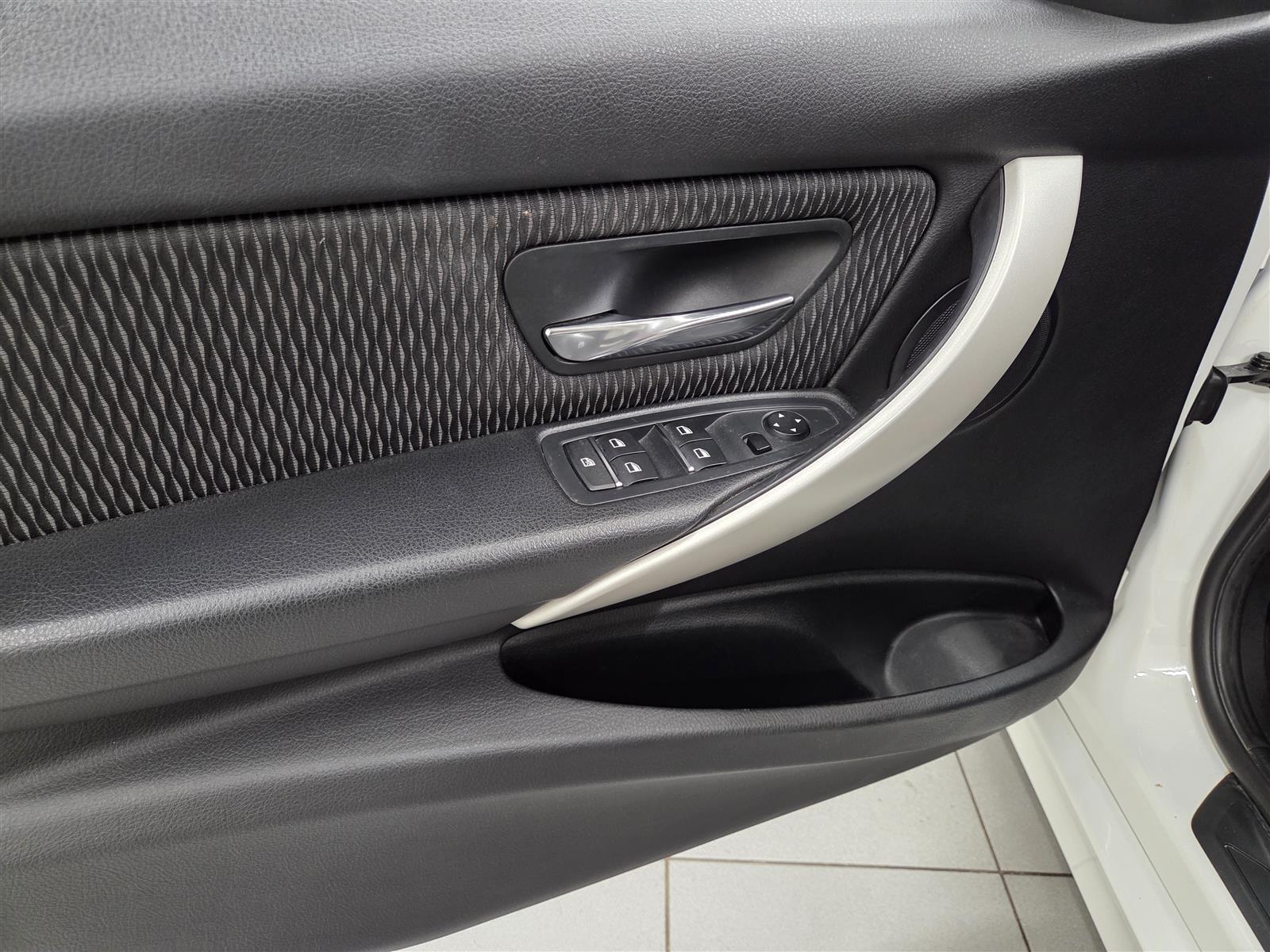 BMW 320 2016