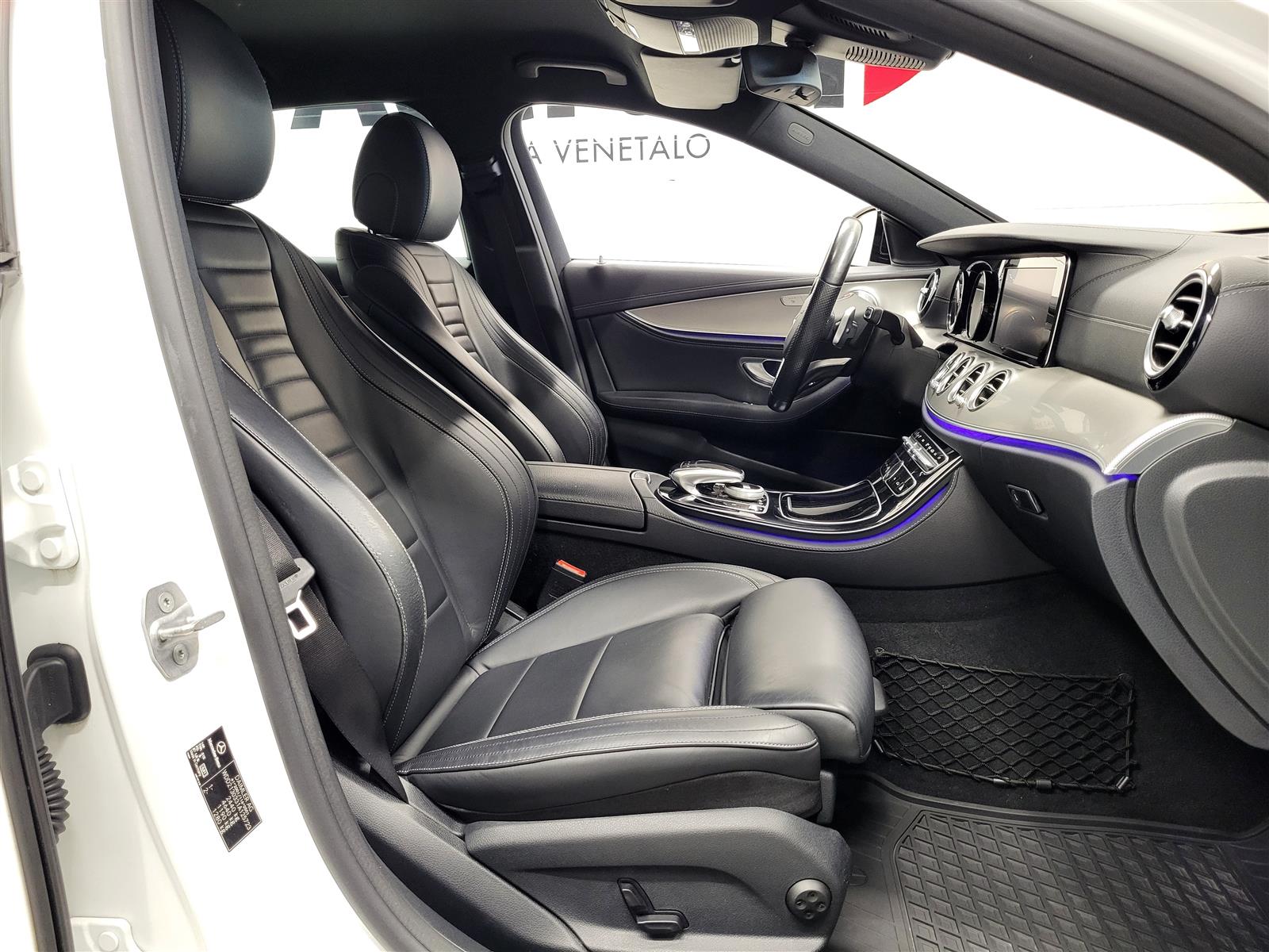 MERCEDES-BENZ E 2016